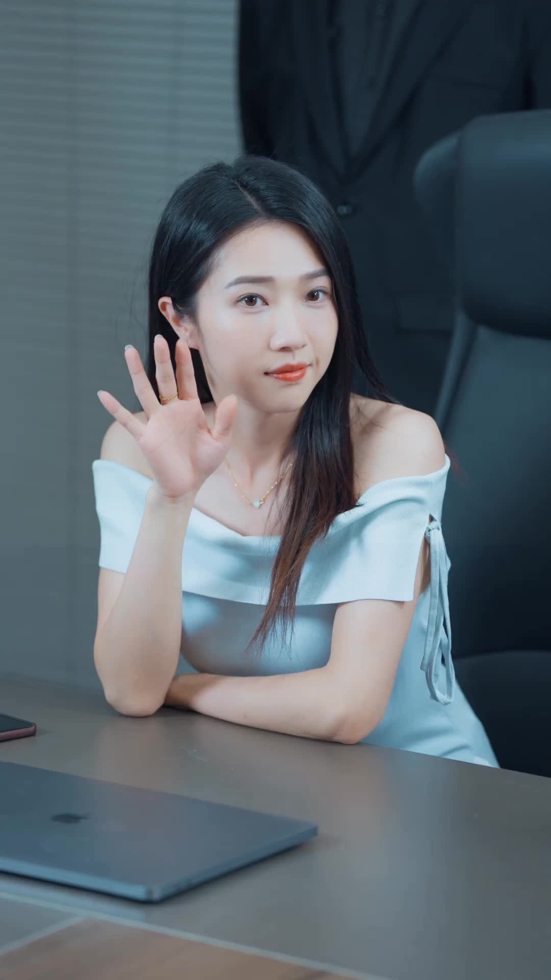 Episode 17 of 3 Months Left, The Heiress Strikes Back