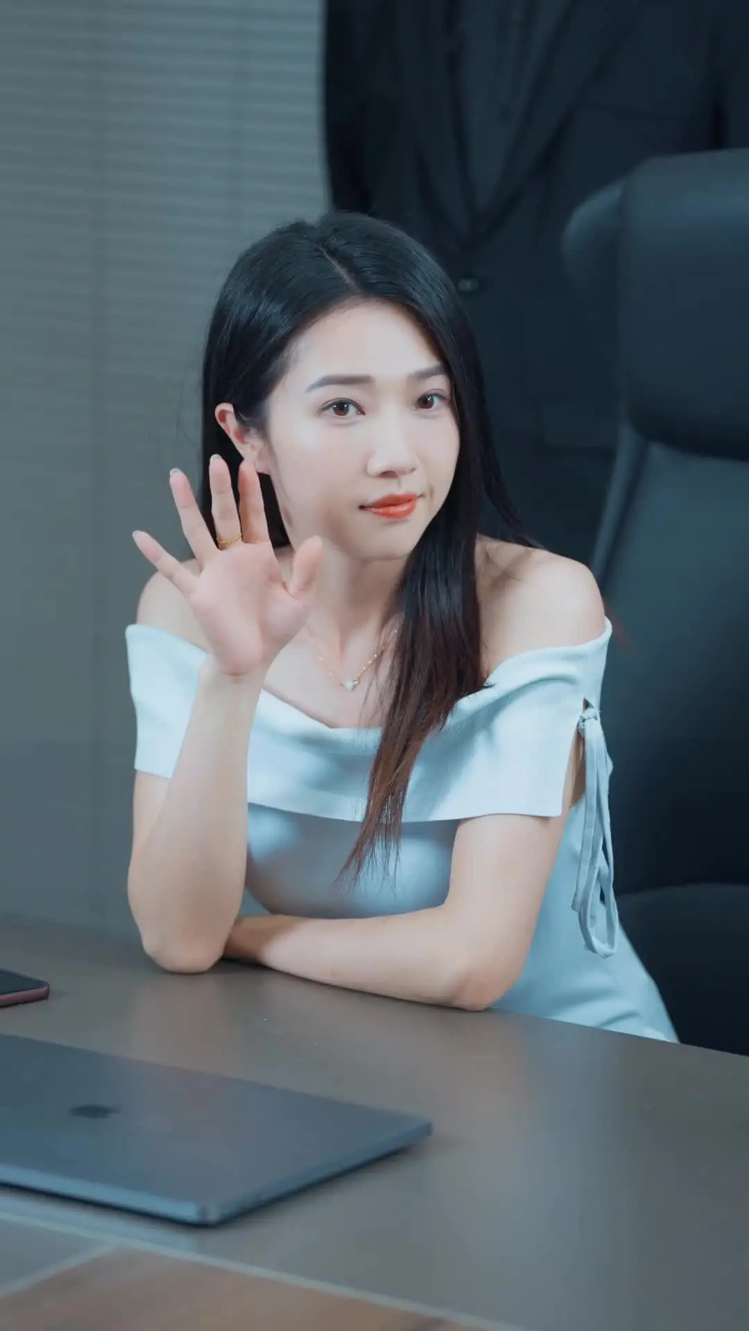 Episode 17 of 3 Months Left, The Heiress Strikes Back