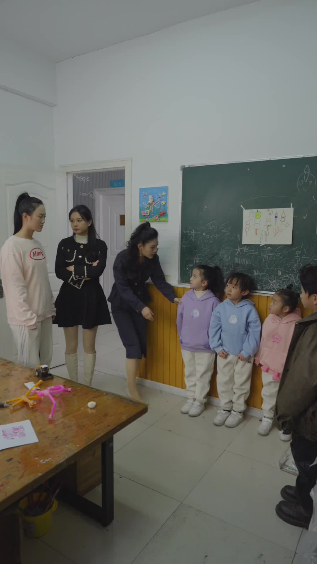 Episode 34 of After the Breakup, My Triplets and I Took the World by Storm