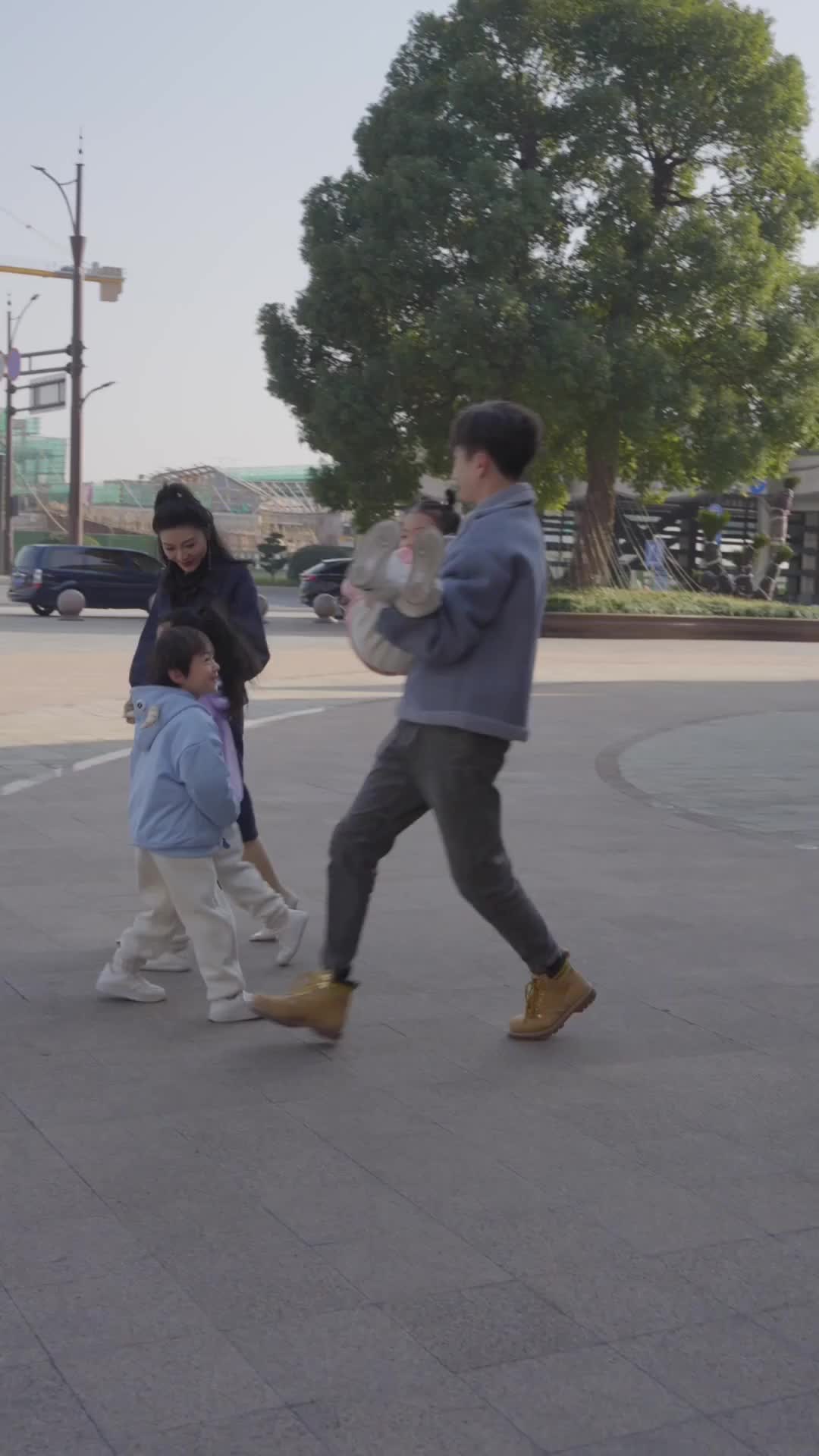 Episode 62 of After the Breakup, My Triplets and I Took the World by Storm