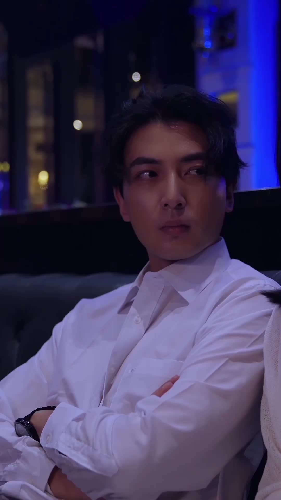 Episode 16 of After the Divorce, the Hawthorne Heir Desperately Chases His Wife