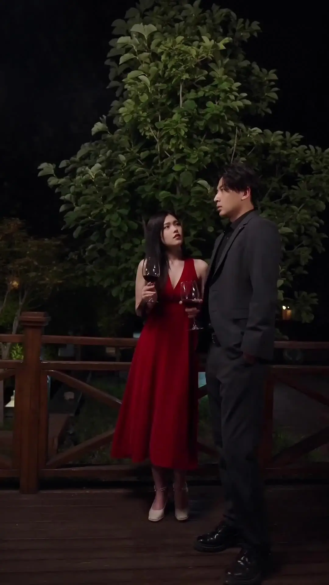 Episode 31 of After the Divorce, the Hawthorne Heir Desperately Chases His Wife