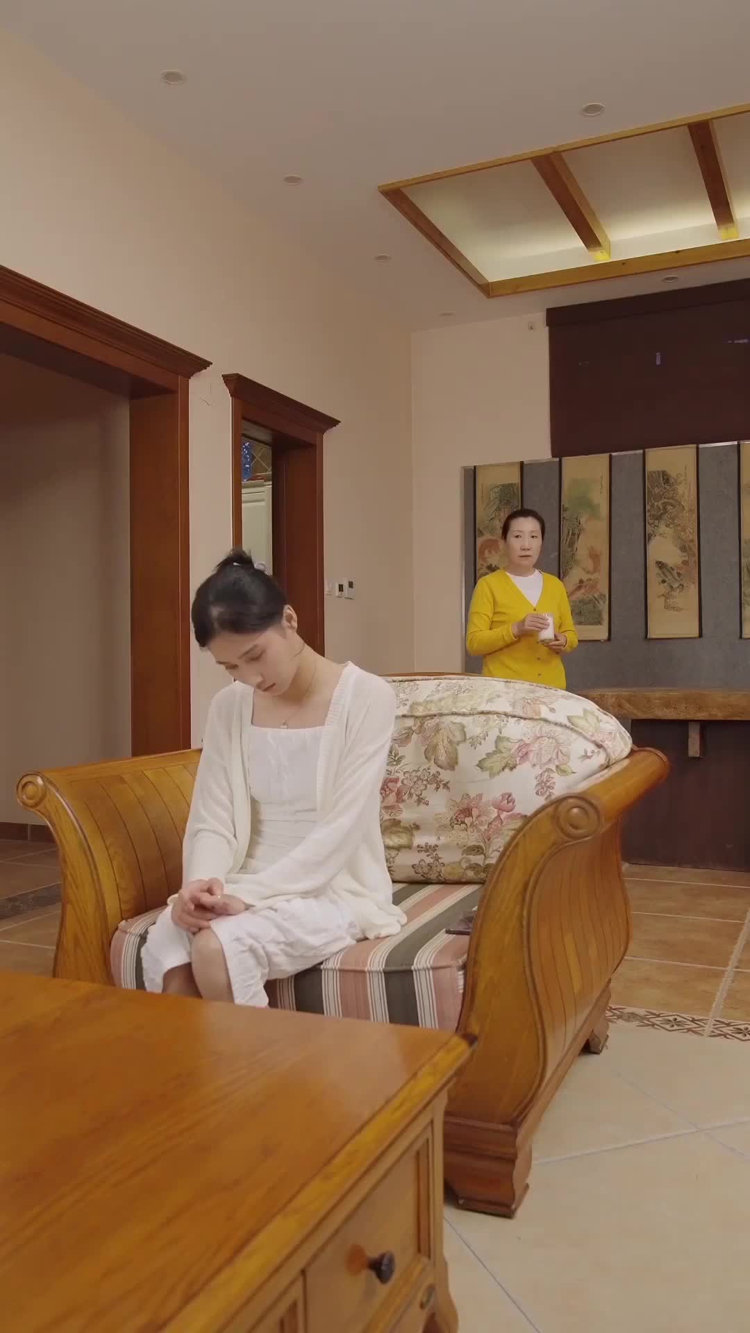 Episode 35 of After the Divorce, the Hawthorne Heir Desperately Chases His Wife