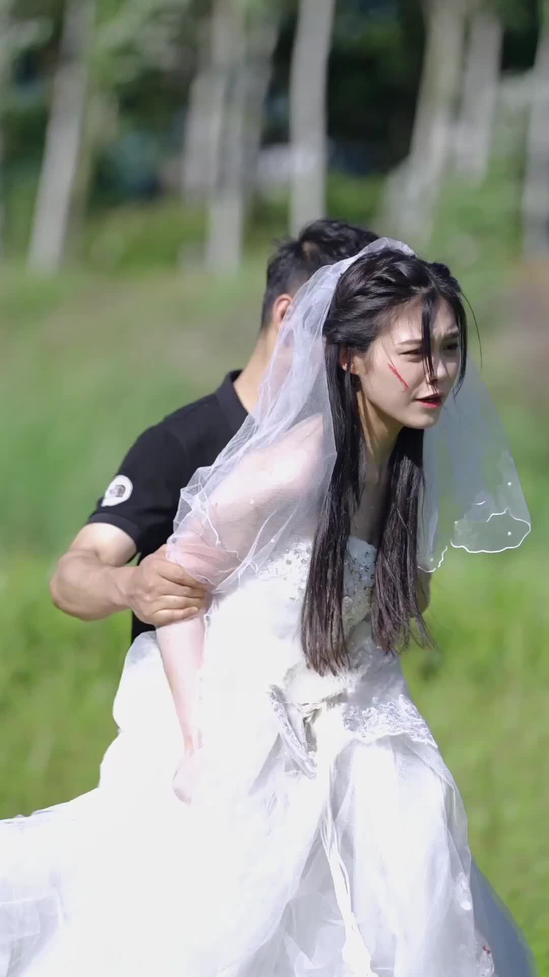 Episode 65 of After the Divorce, the Hawthorne Heir Desperately Chases His Wife
