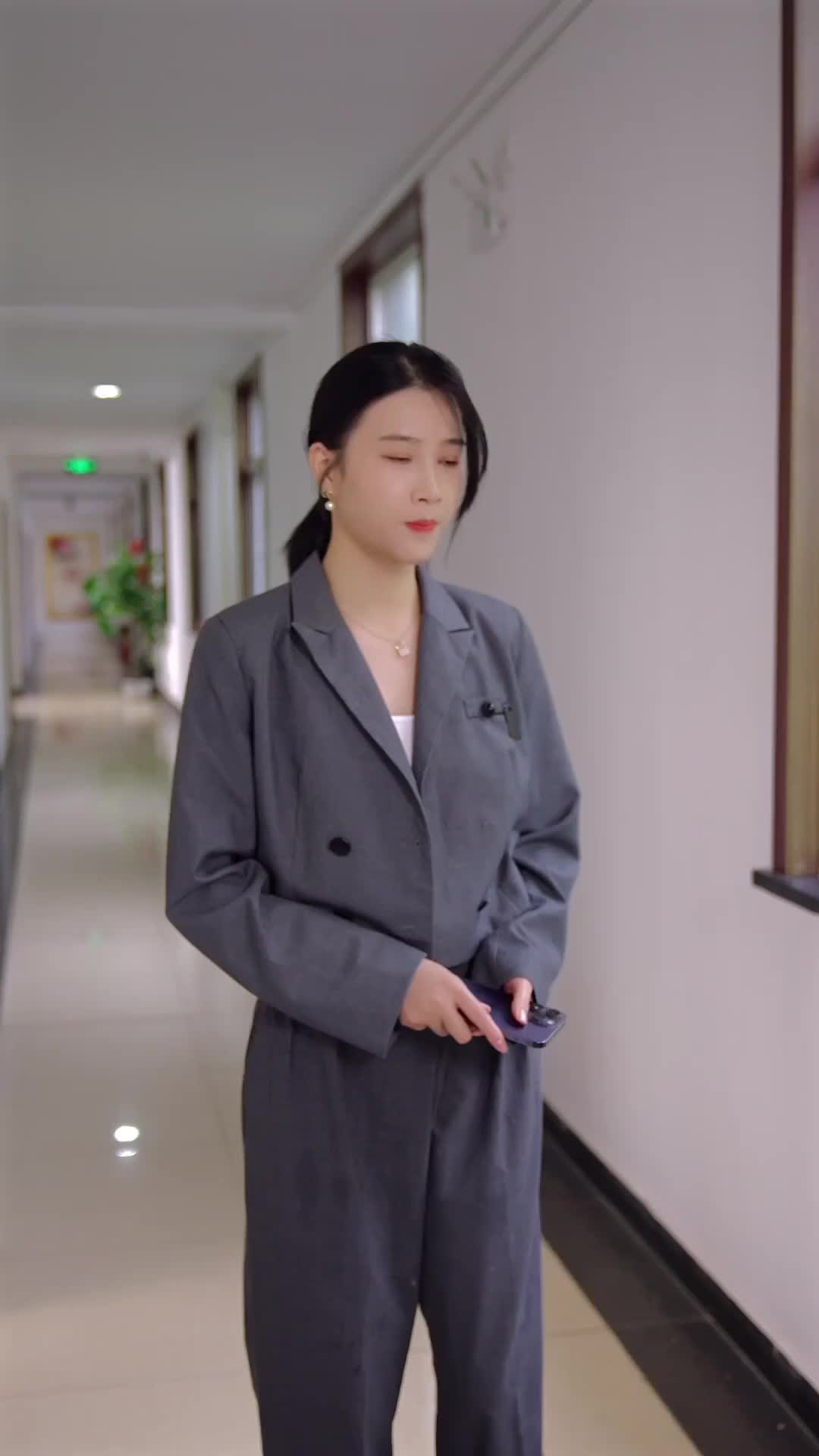 Episode 74 of After the Divorce, the Hawthorne Heir Desperately Chases His Wife