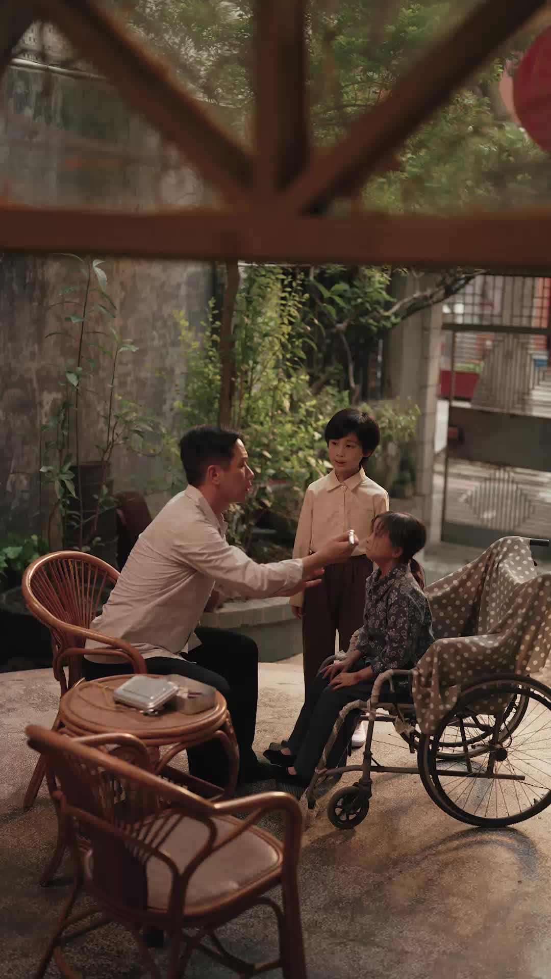 Episode 3 of Ages Backward, Loves Forward