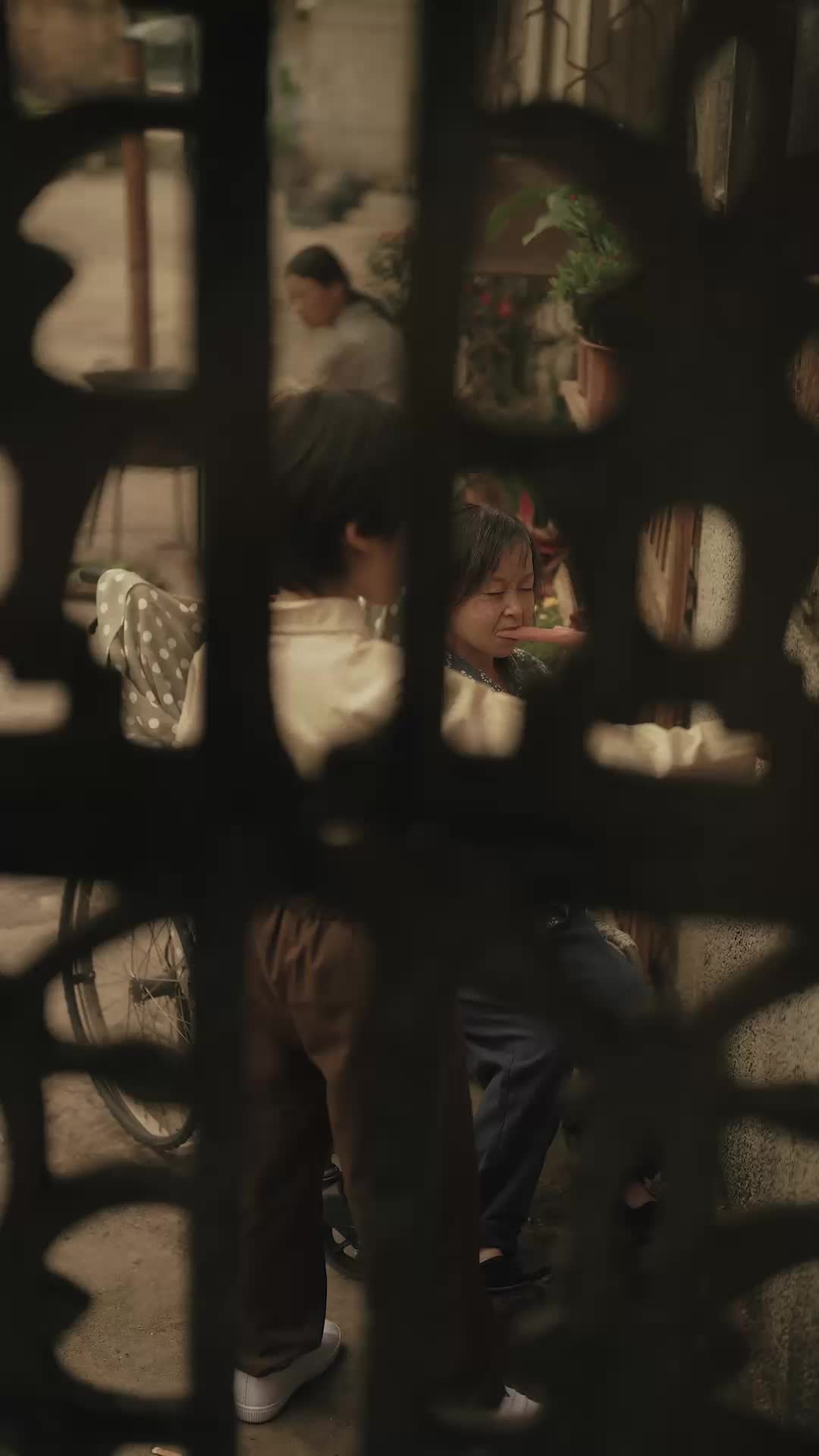 Episode 5 of Ages Backward, Loves Forward