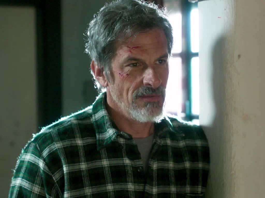 Episode 14 of Amor Bandido