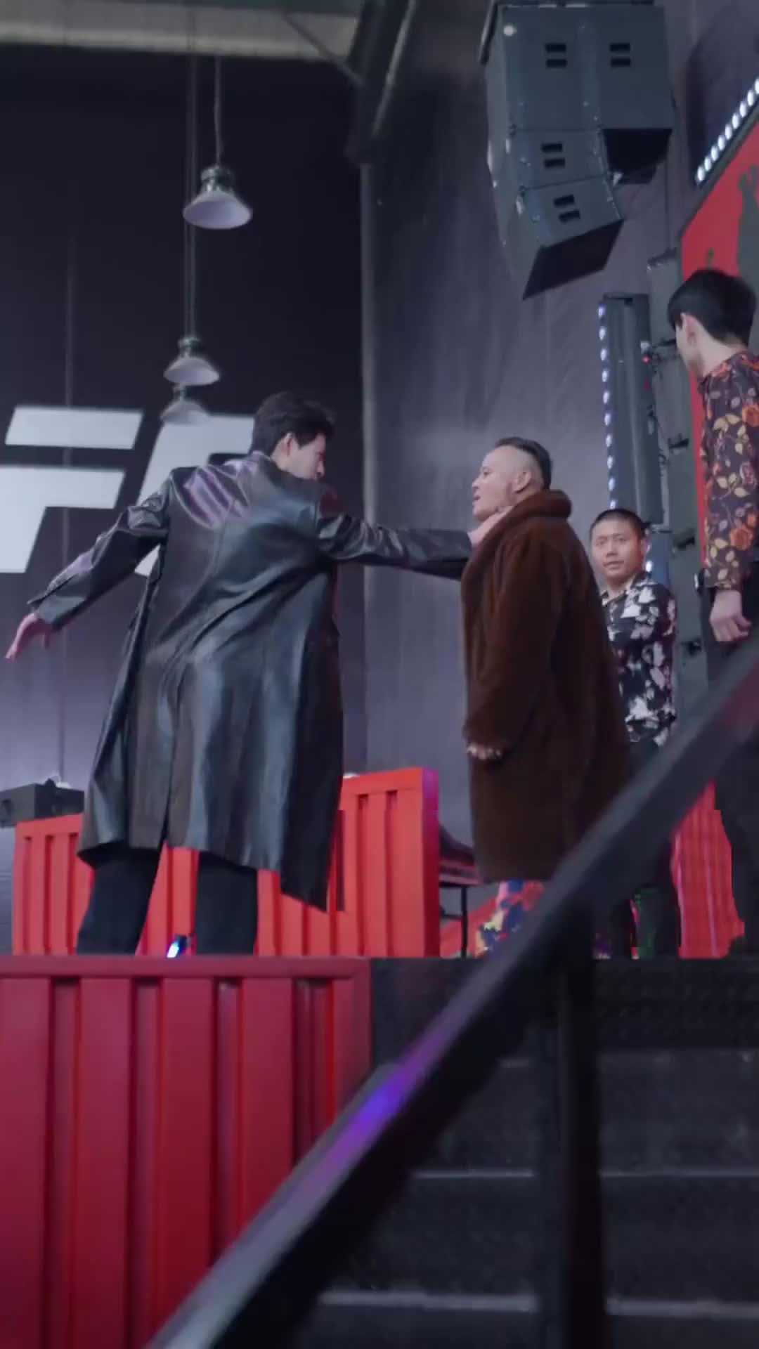 Episode 36 of Badass Driver, Hidden Blade
