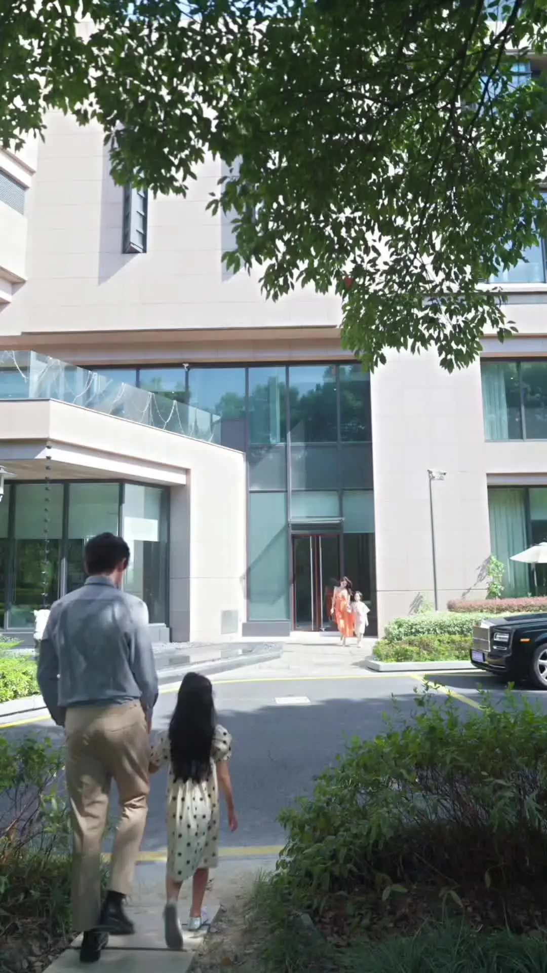 Episode 8 of Billionaire Daddy, Don't You Escape