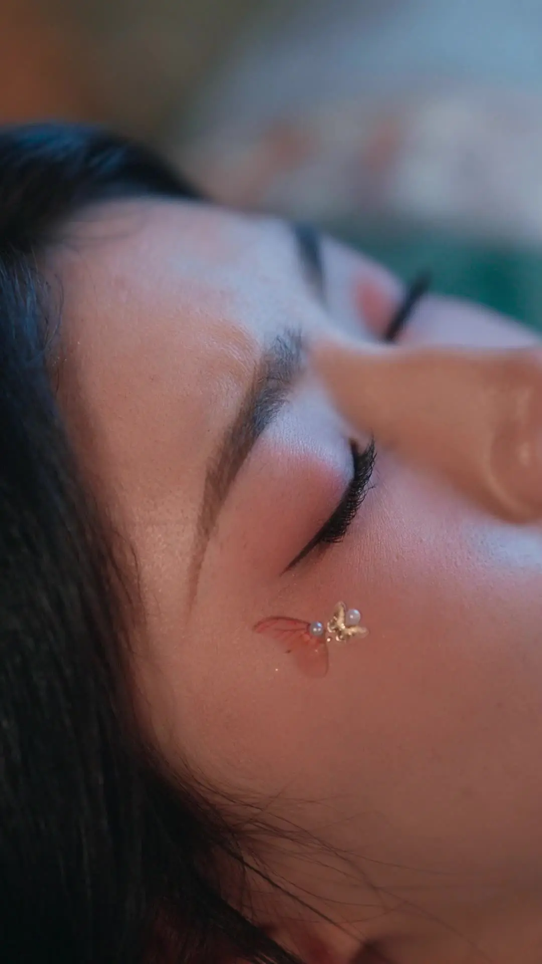 Episode 9 of Borrowed Heart, Stolen Love