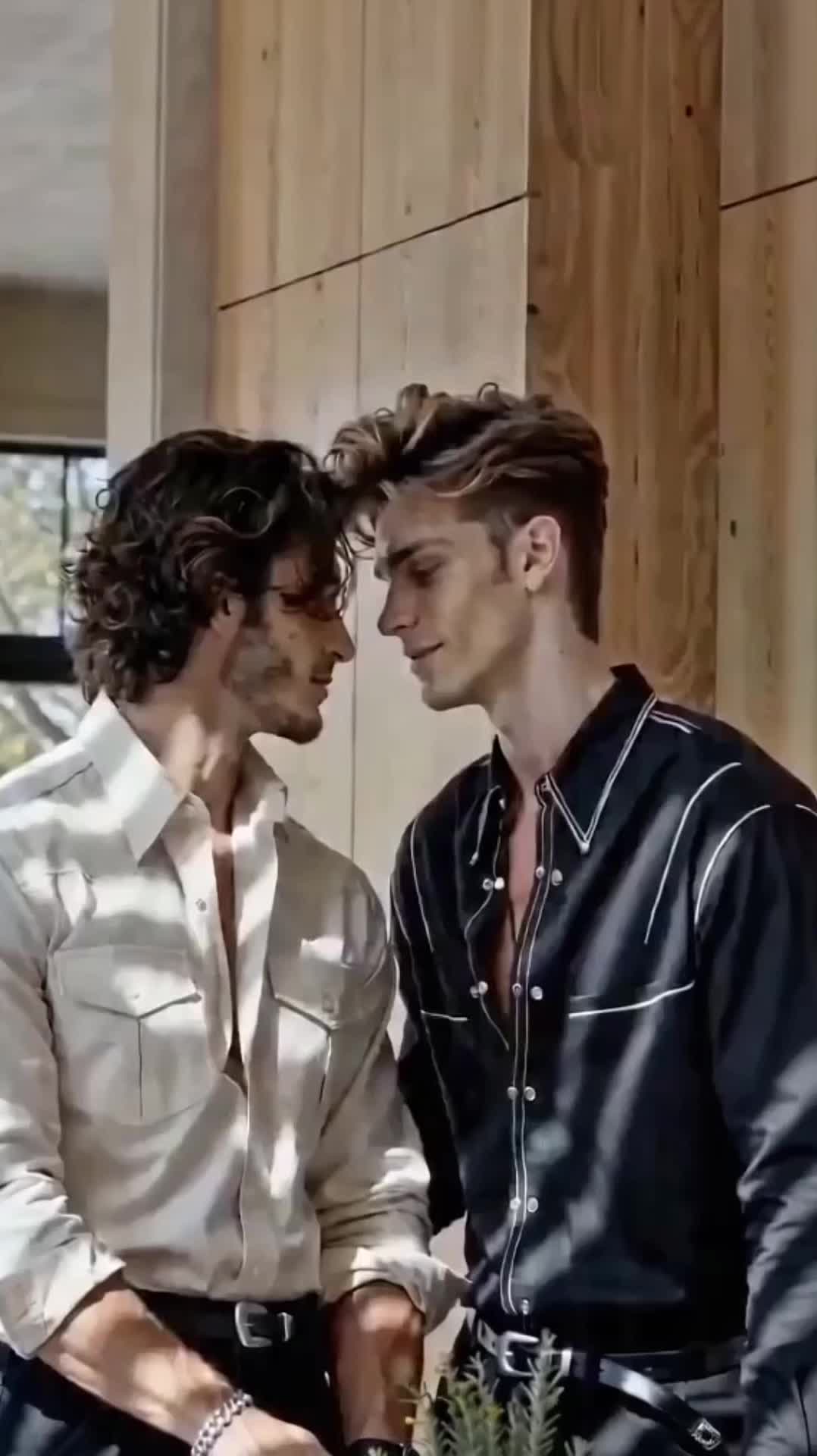 Episode 19 of Brothers by Chance，Lover by Choice