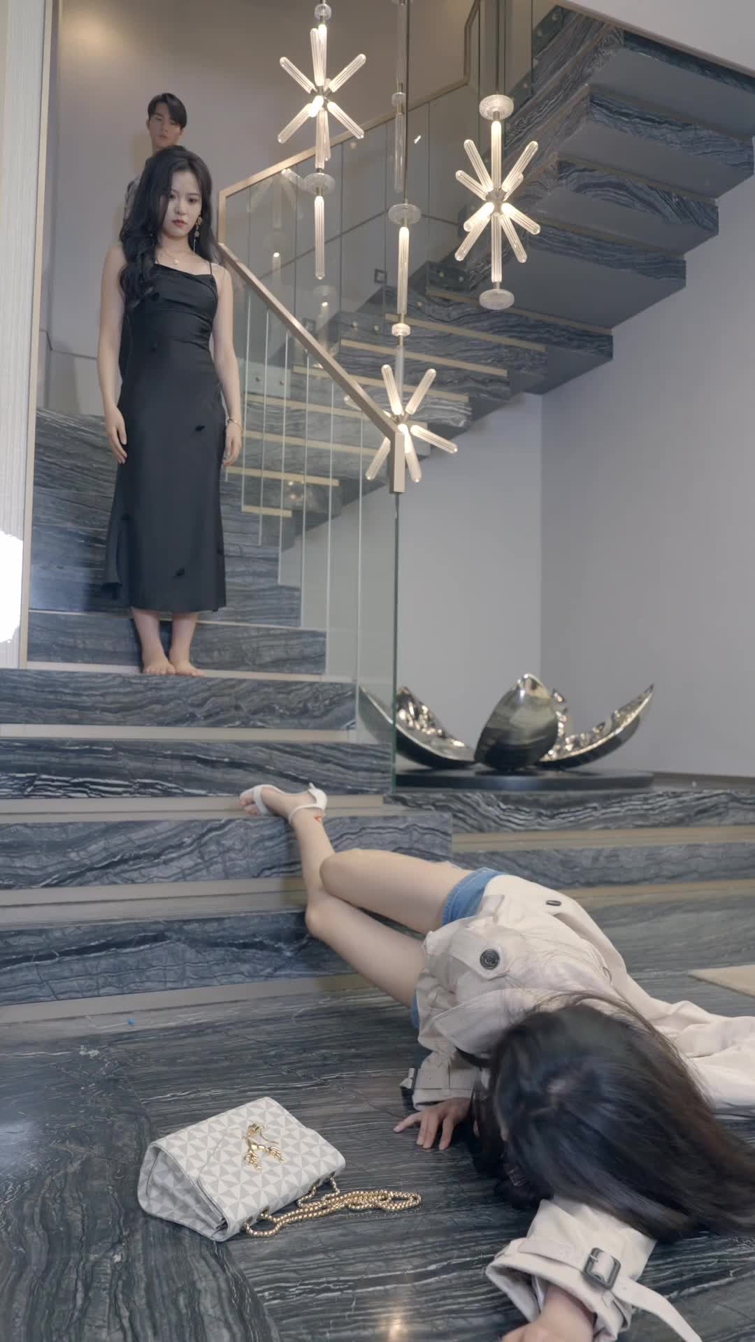 Episode 3 of Cast-Off Socialite: The Masked Dancer's Comeback
