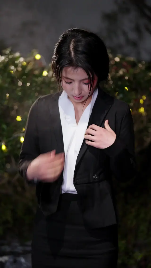 Episode 2 of CEO Daddy Spoils His Wife Sweetly