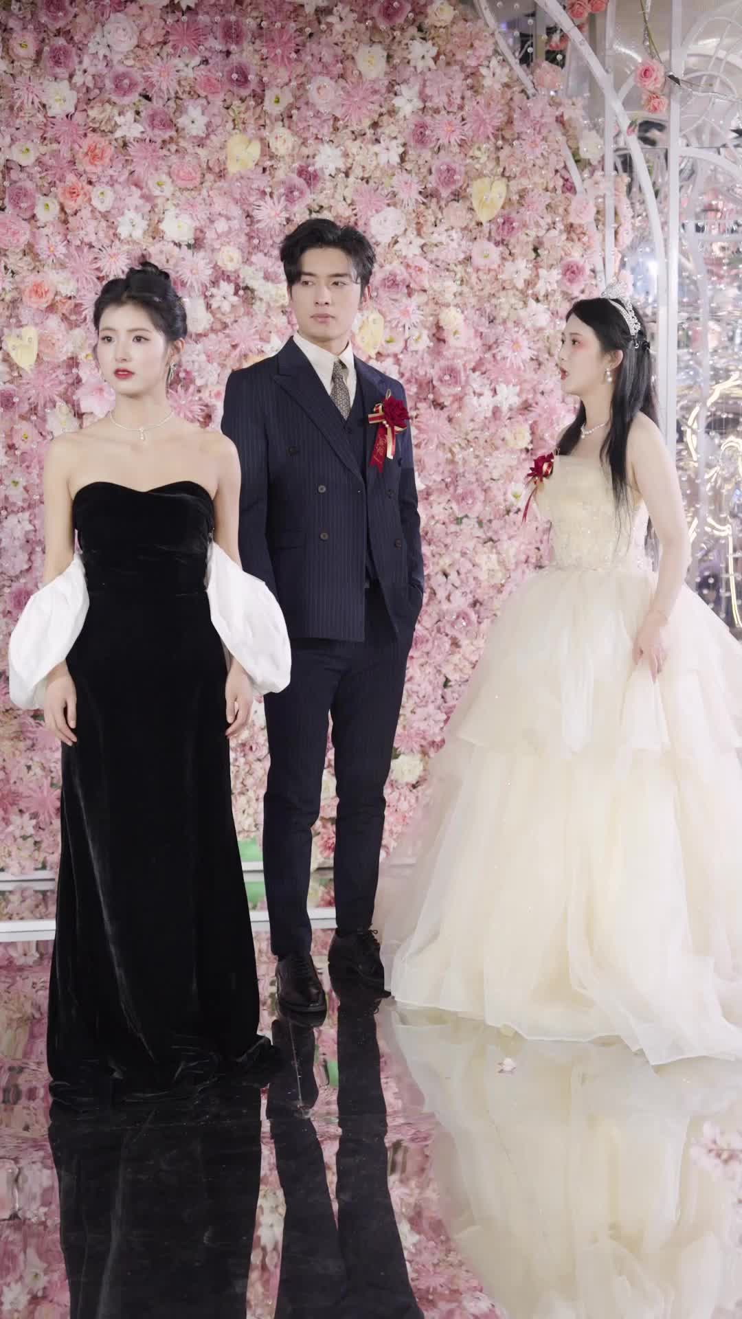 Episode 34 of CEO Daddy Spoils His Wife Sweetly