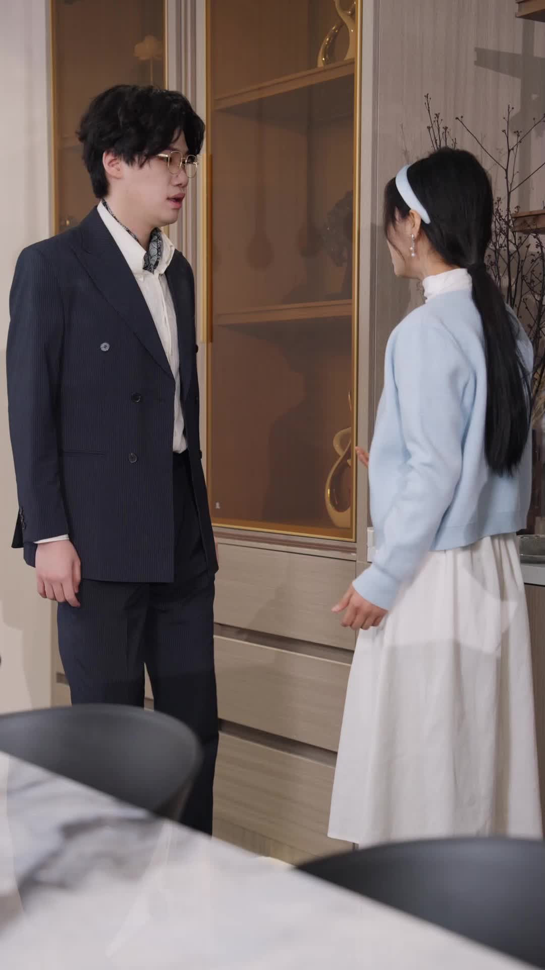 Episode 43 of CEO Daddy Spoils His Wife Sweetly