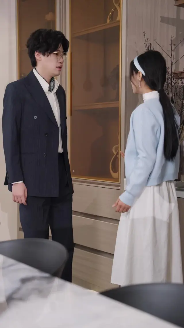 Episode 43 of CEO Daddy Spoils His Wife Sweetly