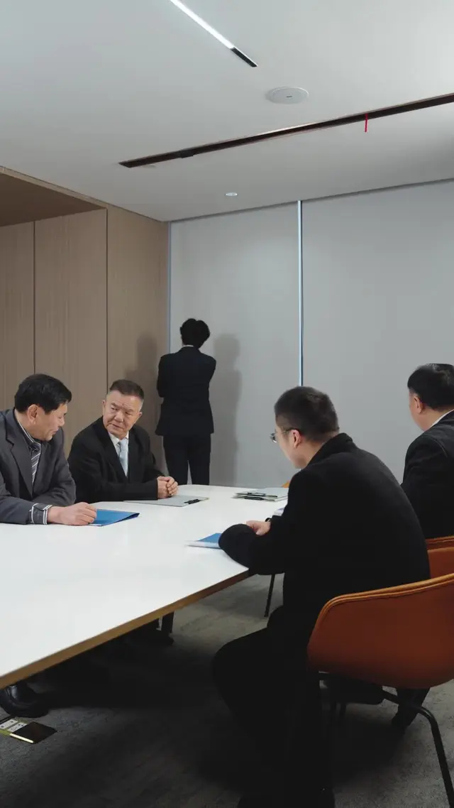 Episode 44 of CEO Daddy Spoils His Wife Sweetly