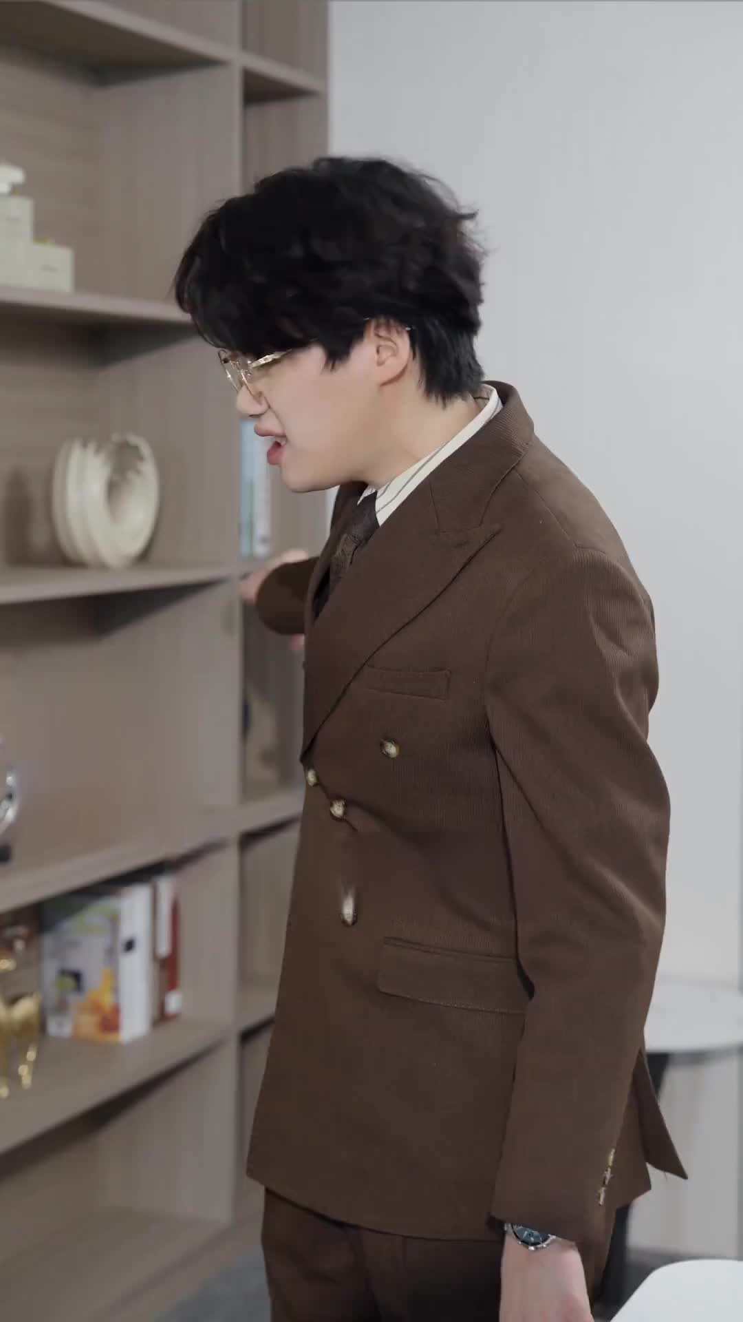 Episode 61 of CEO Daddy Spoils His Wife Sweetly