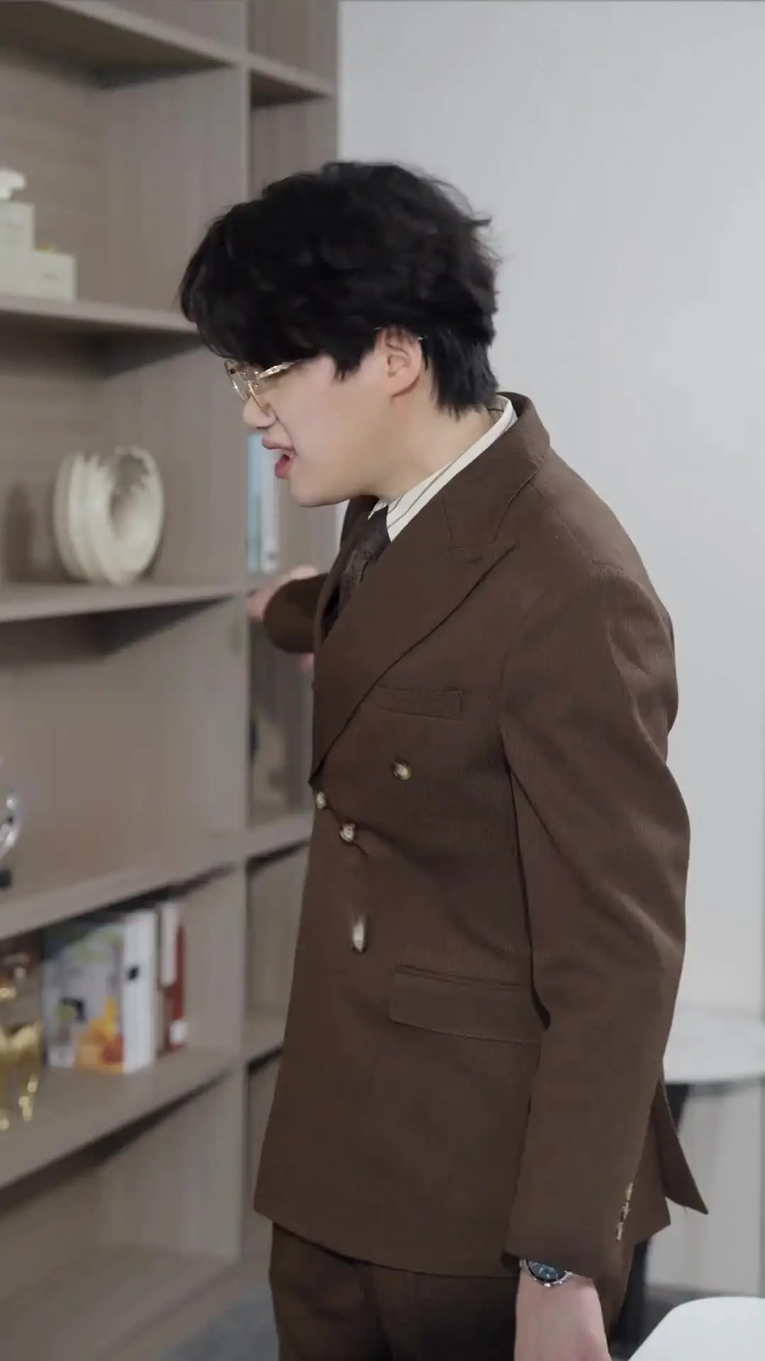 Episode 61 of CEO Daddy Spoils His Wife Sweetly