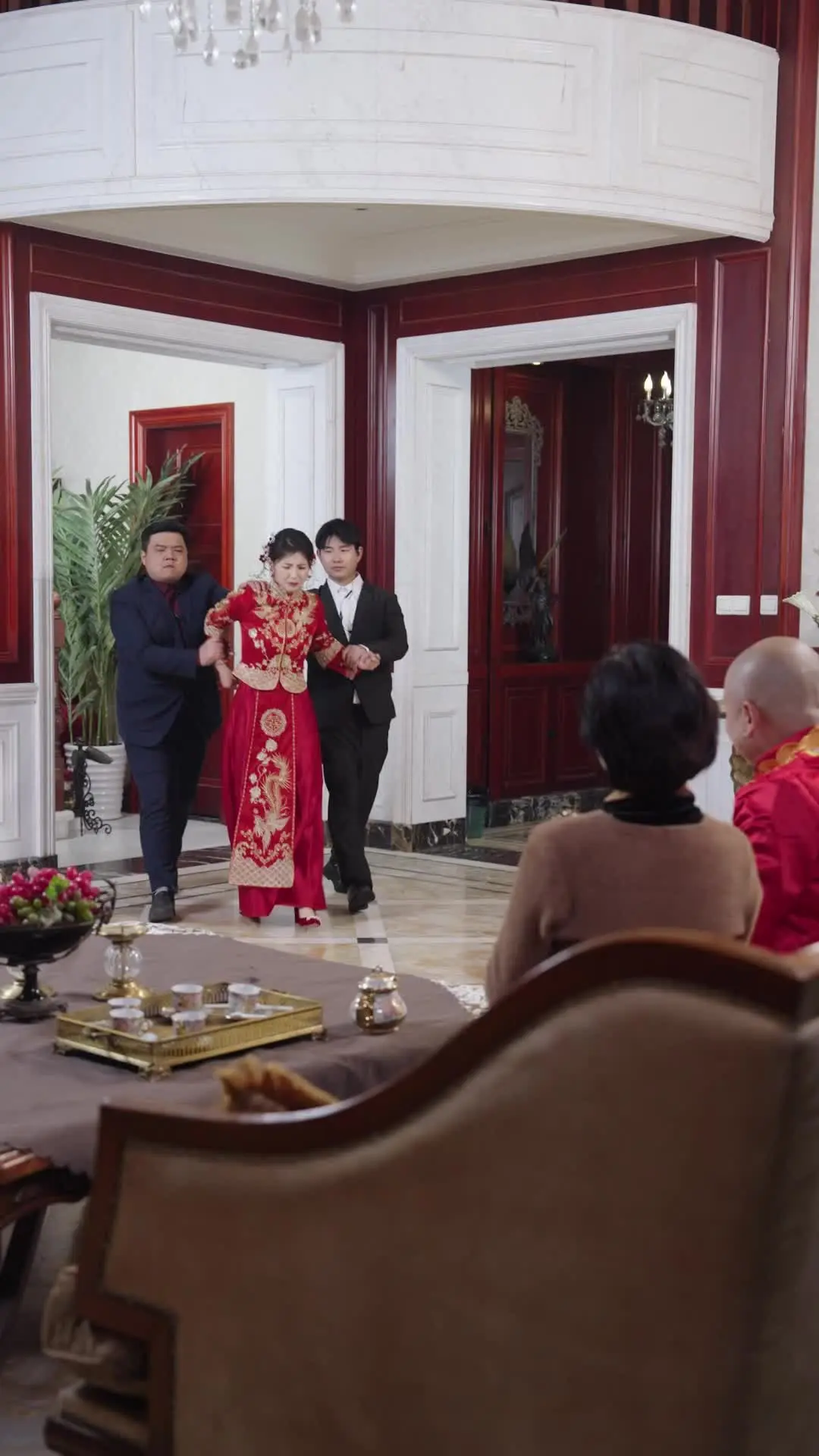 Episode 63 of CEO Daddy Spoils His Wife Sweetly