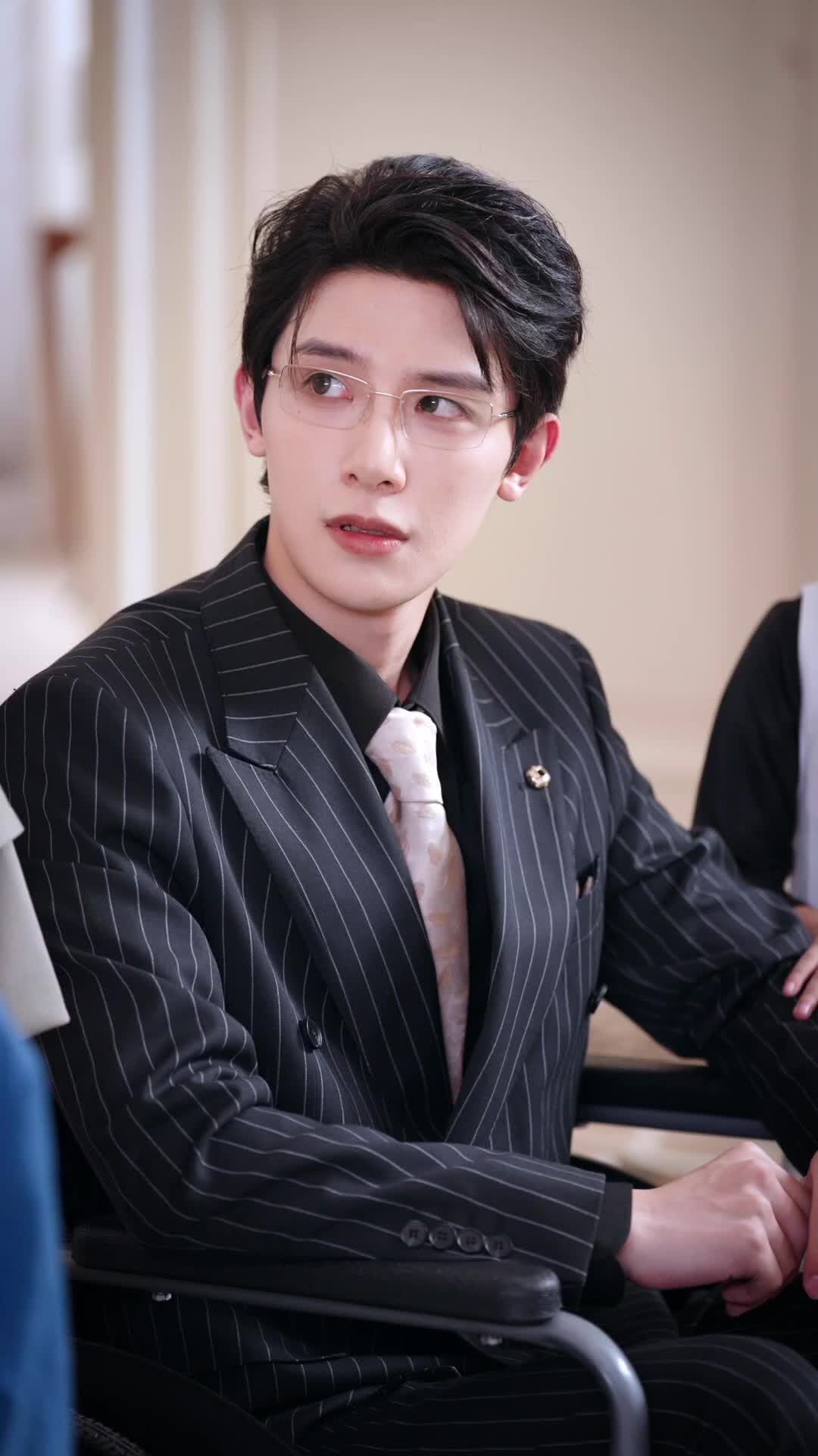 Episode 23 of CEO Lu's Four Wonders