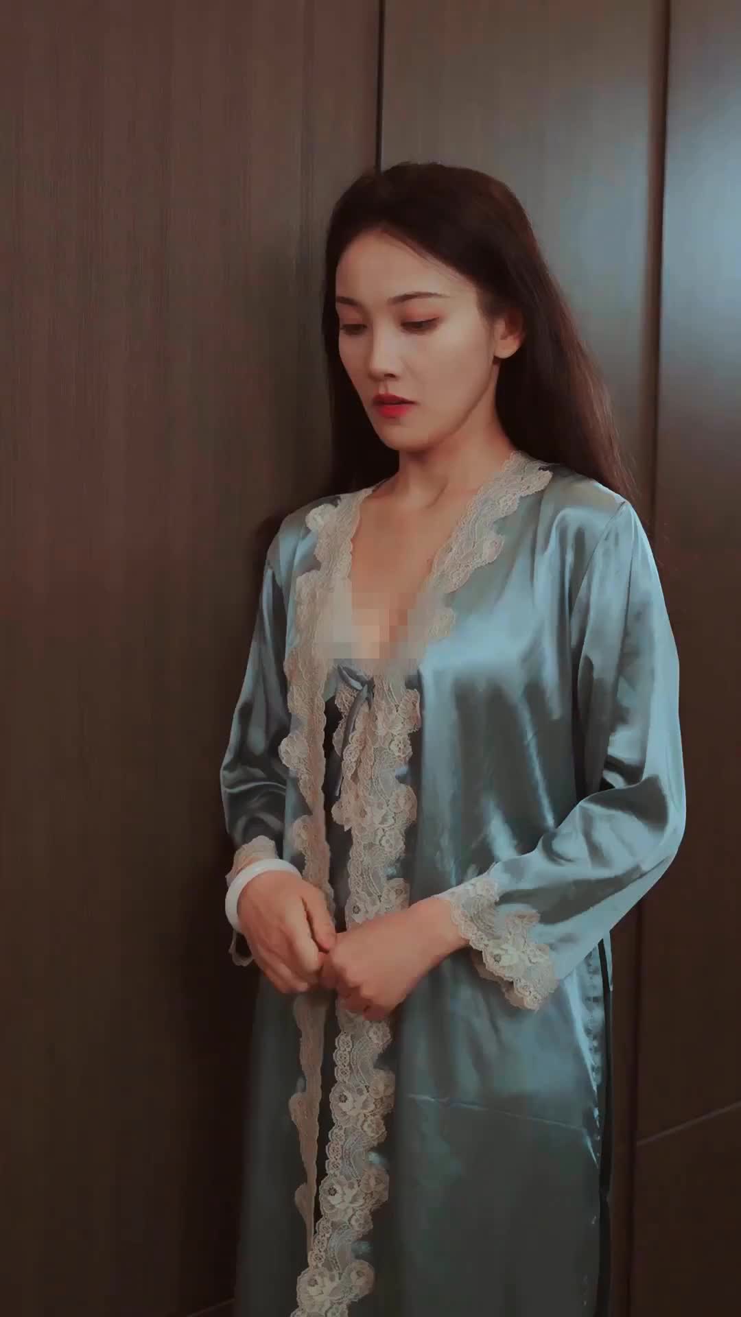Episode 14 of CEO's Flash-Marriage Frenzy