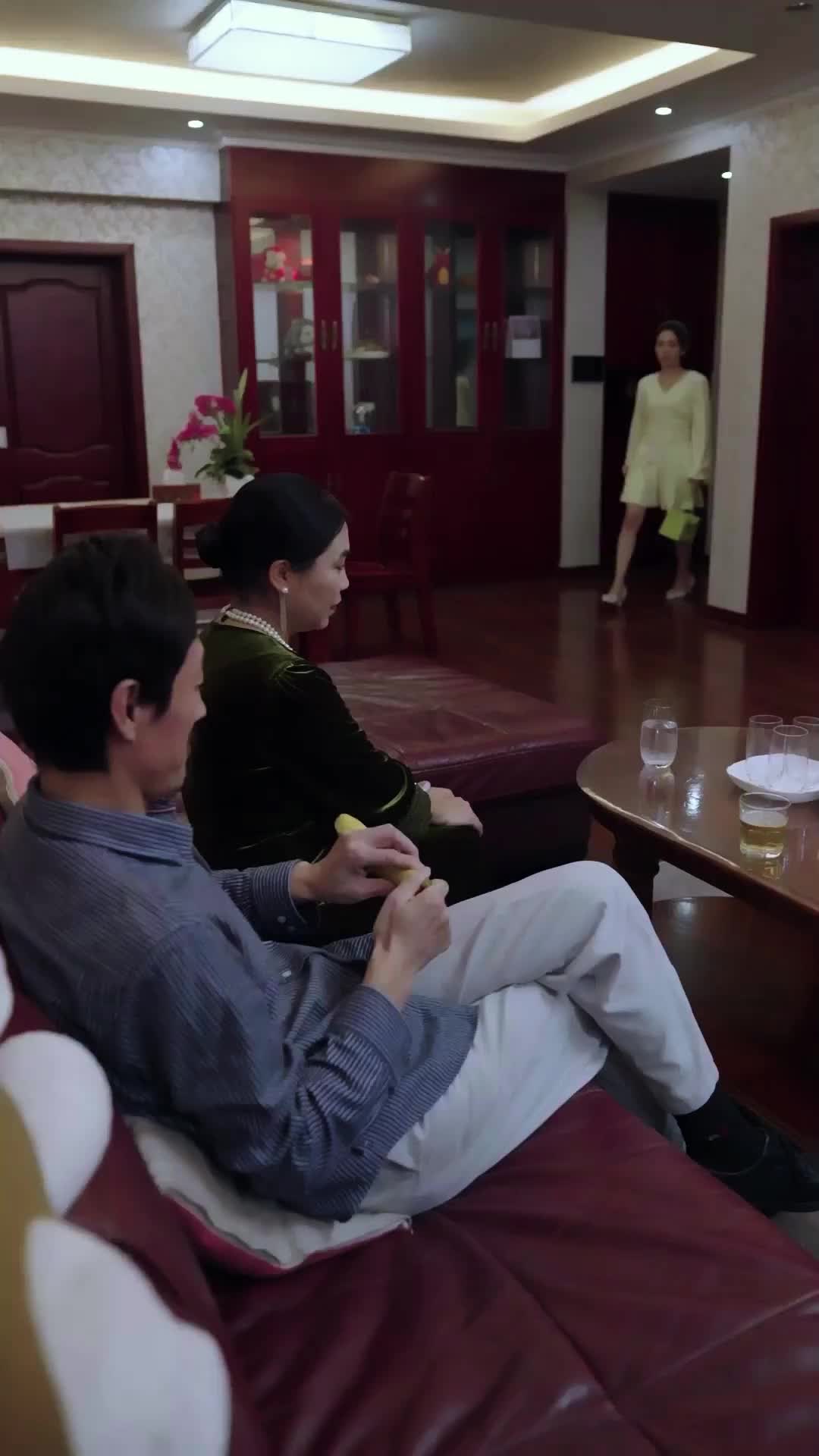 Episode 19 of CEO's Flash-Marriage Frenzy