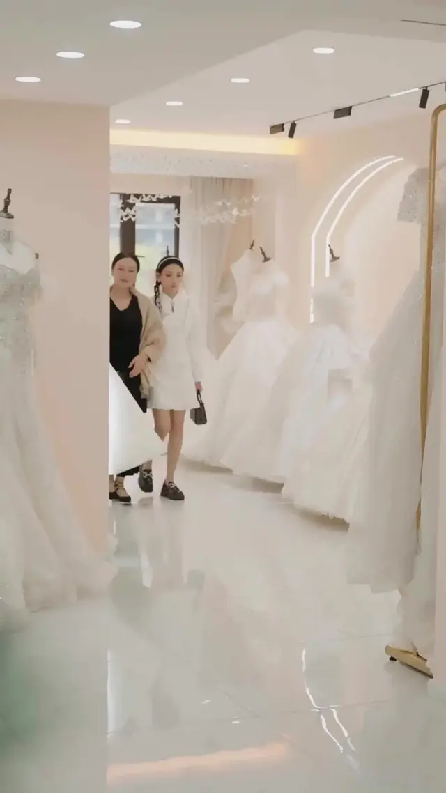Episode 35 of CEO's Flash-Marriage Frenzy
