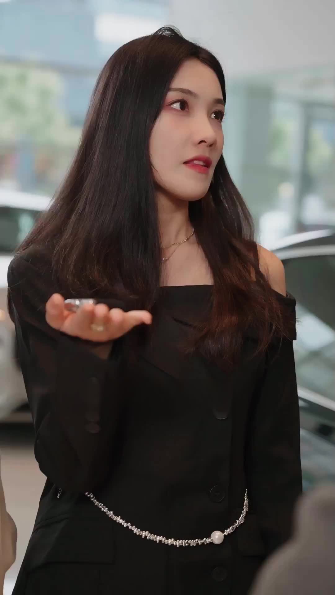 Episode 48 of CEO's Flash-Marriage Frenzy