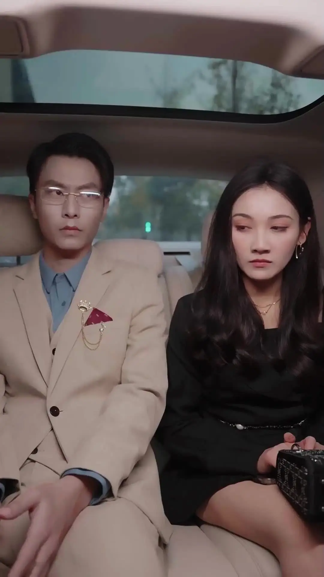 Episode 49 of CEO's Flash-Marriage Frenzy