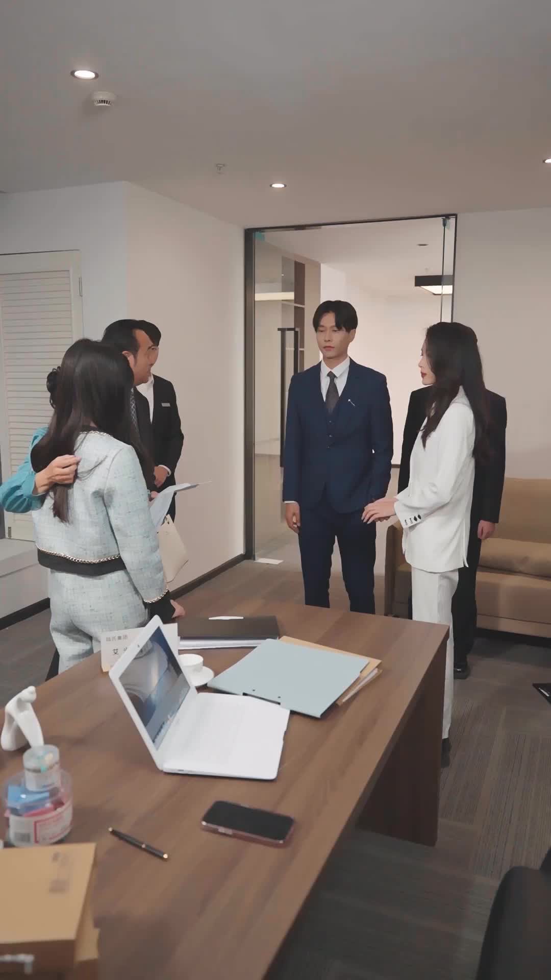 Episode 81 of CEO's Flash-Marriage Frenzy