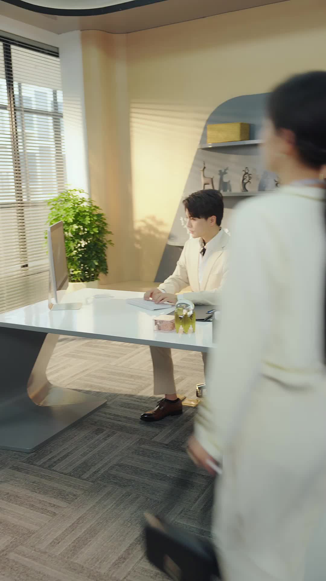 Episode 46 of CEO, That Intern is Actually Your Wife
