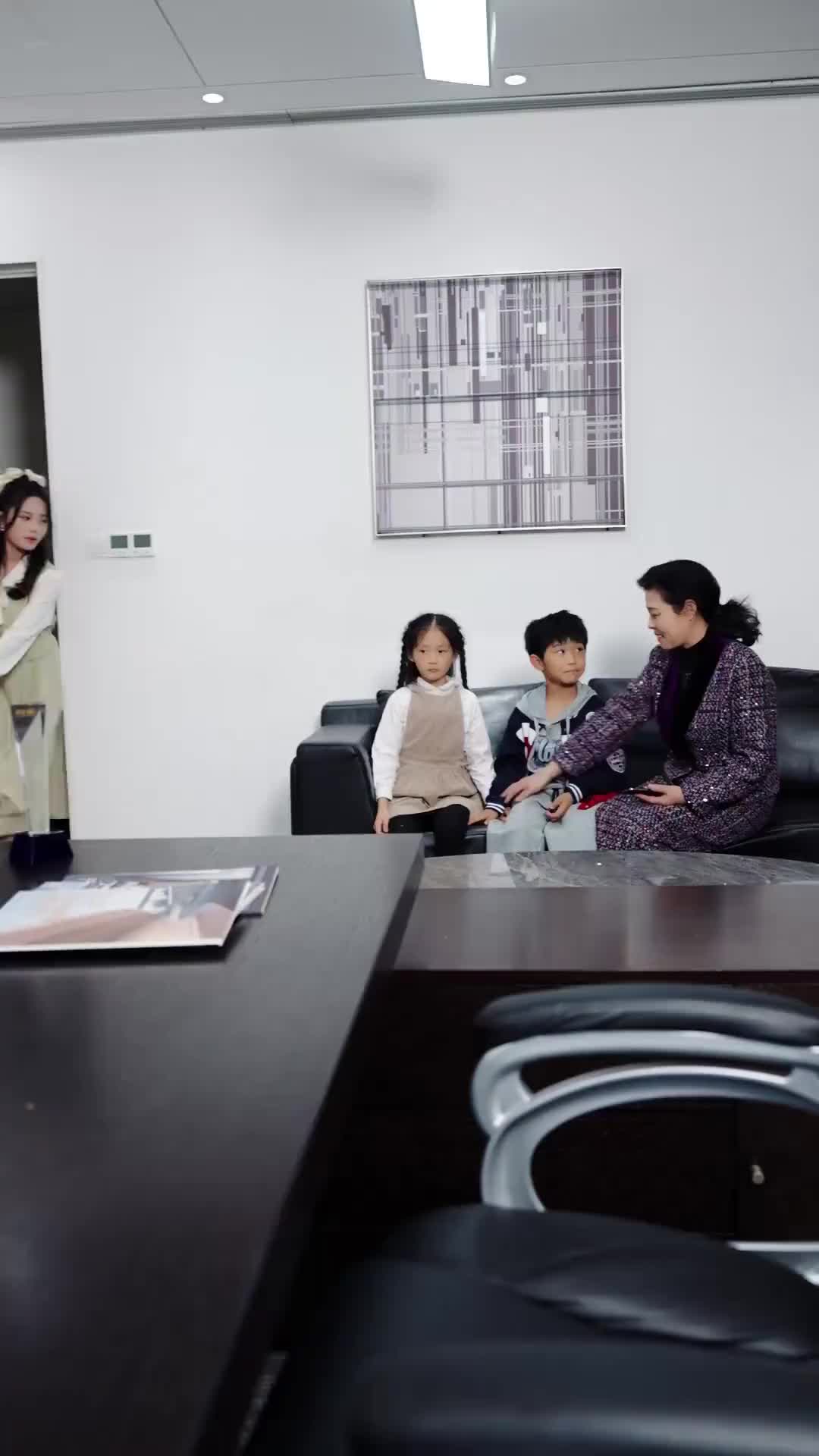 Episode 43 of CEO, Those Twins Look Just Like you