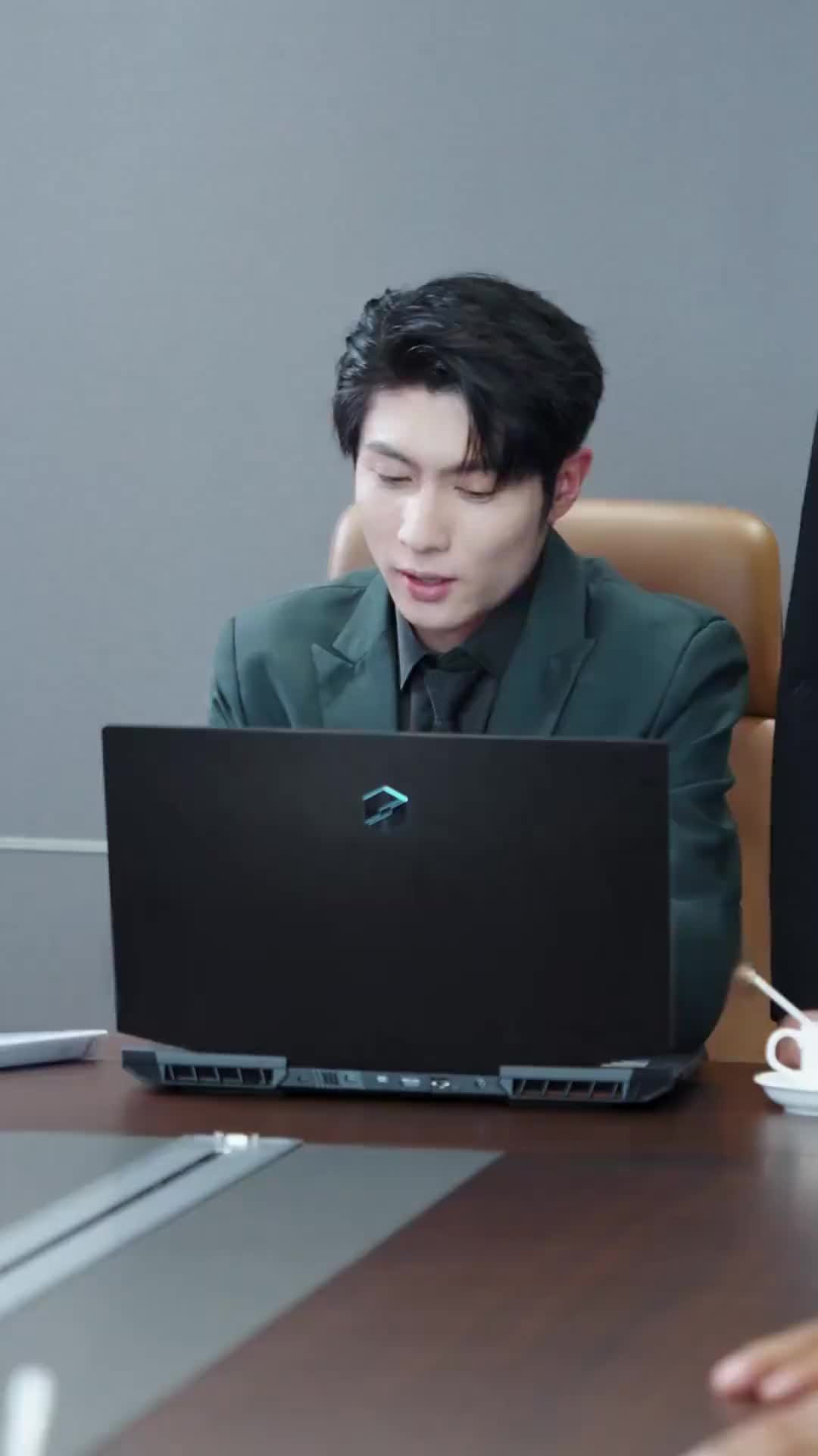 Episode 82 of CEO, Those Twins Look Just Like you