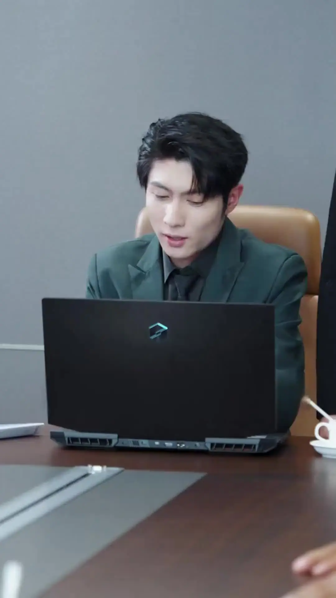 Episode 82 of CEO, Those Twins Look Just Like you