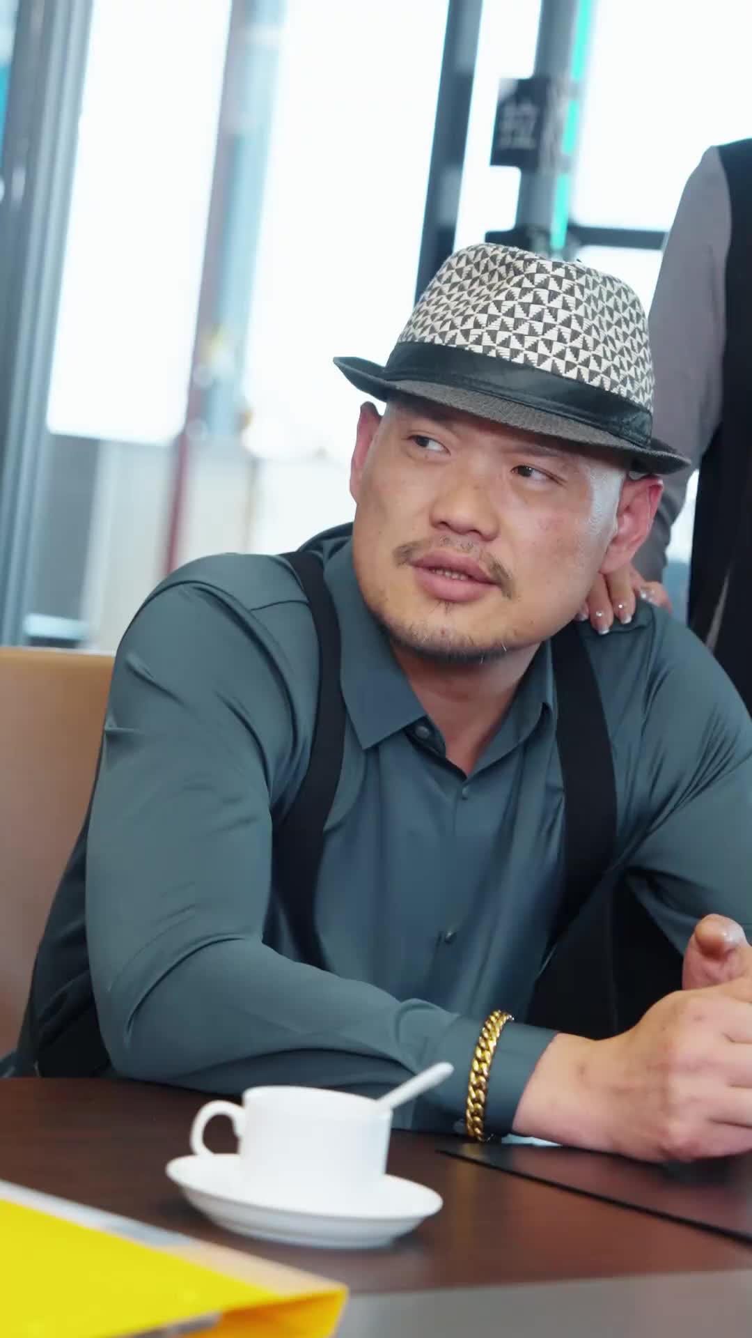 Episode 84 of CEO, Those Twins Look Just Like you
