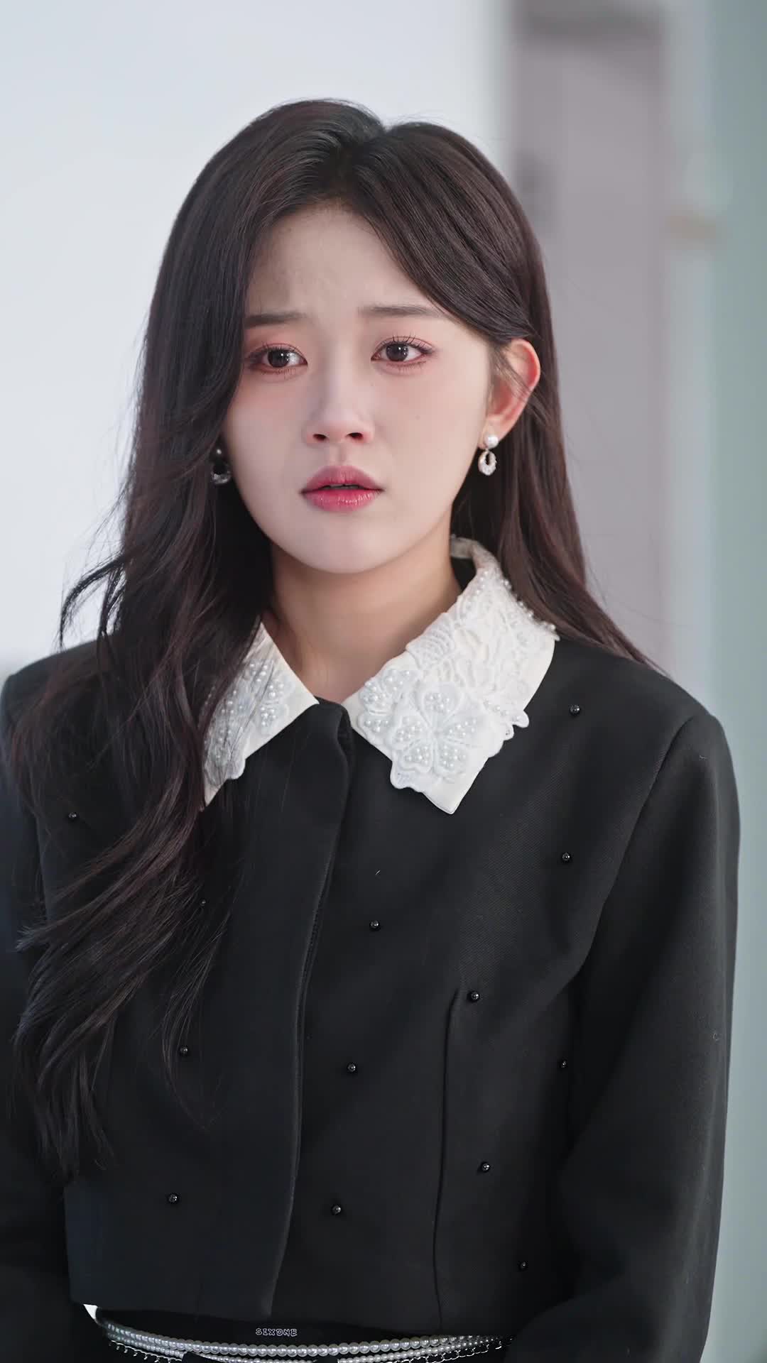 Episode 14 of Clingy Husband, Double-faced Wife
