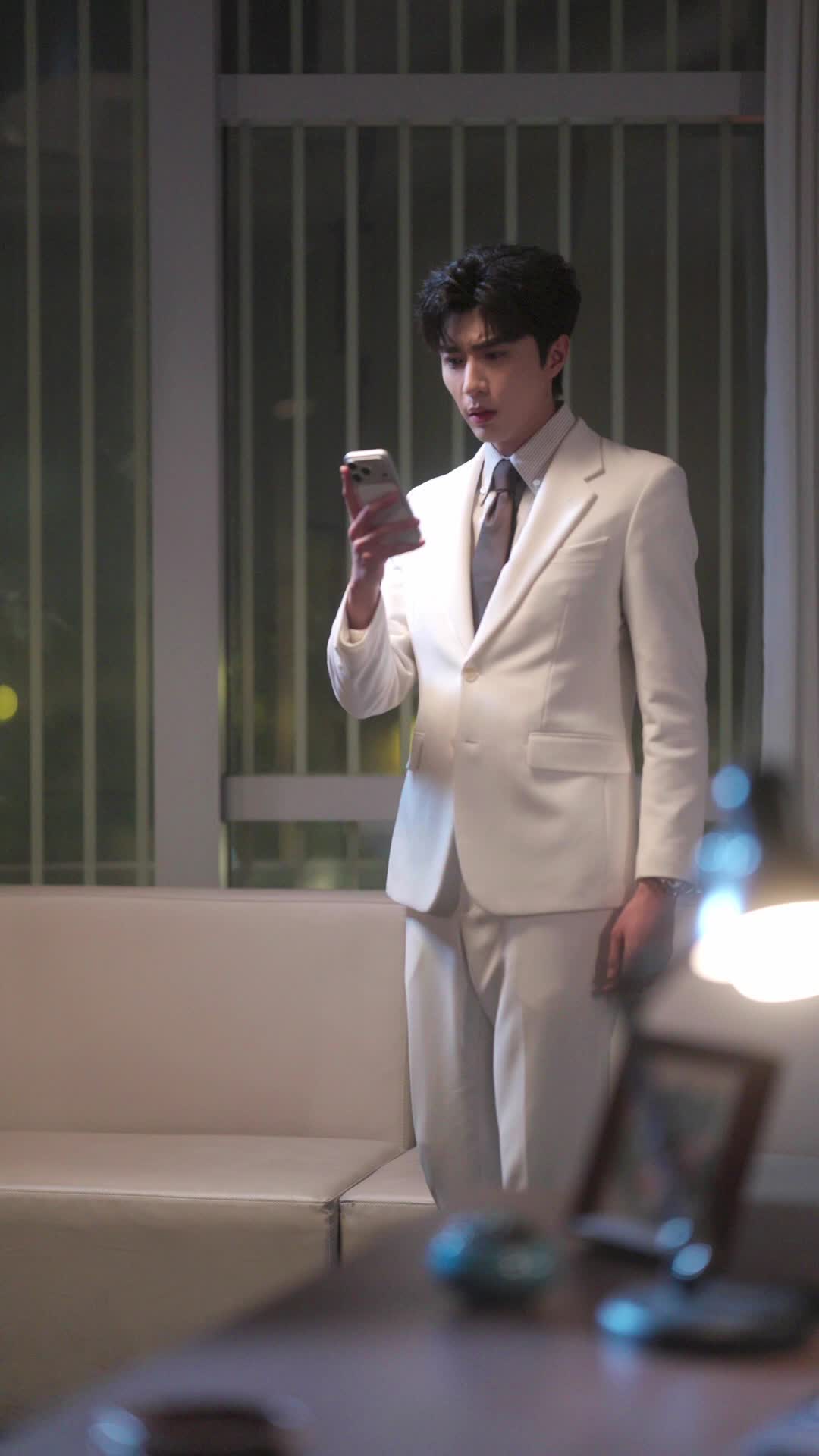 Episode 18 of Clingy Husband, Double-faced Wife