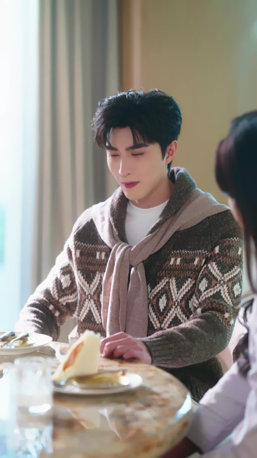 Episode 21 of Clingy Husband, Double-faced Wife