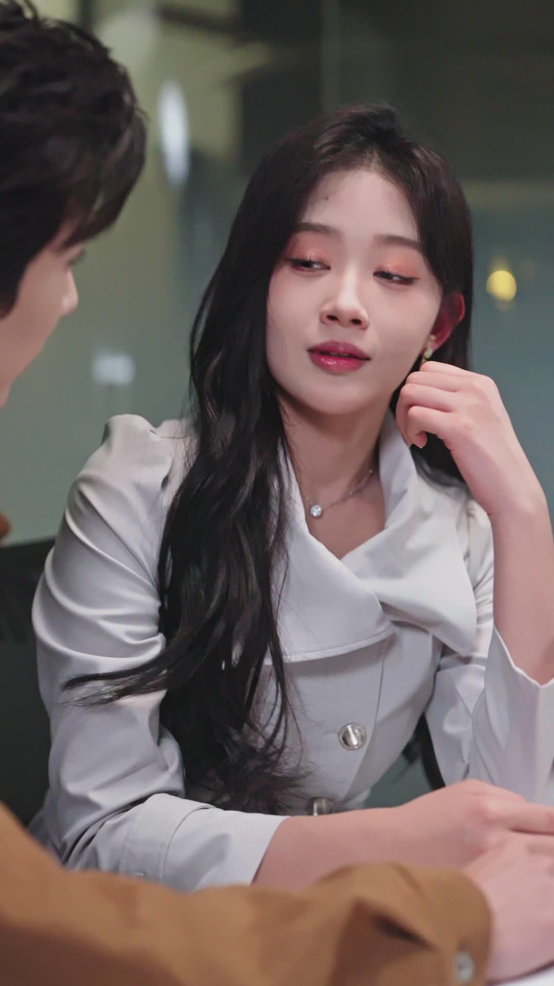 Episode 22 of Clingy Husband, Double-faced Wife