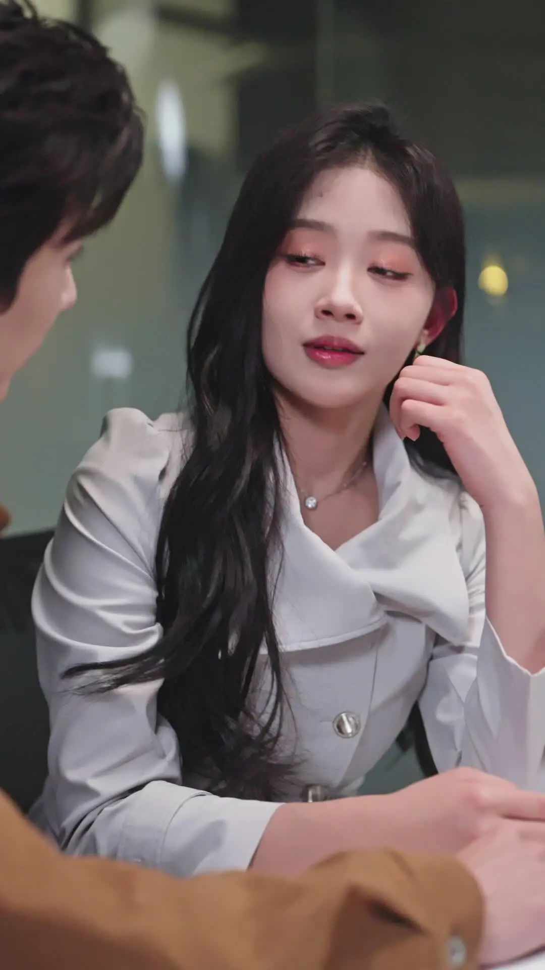 Episode 22 of Clingy Husband, Double-faced Wife