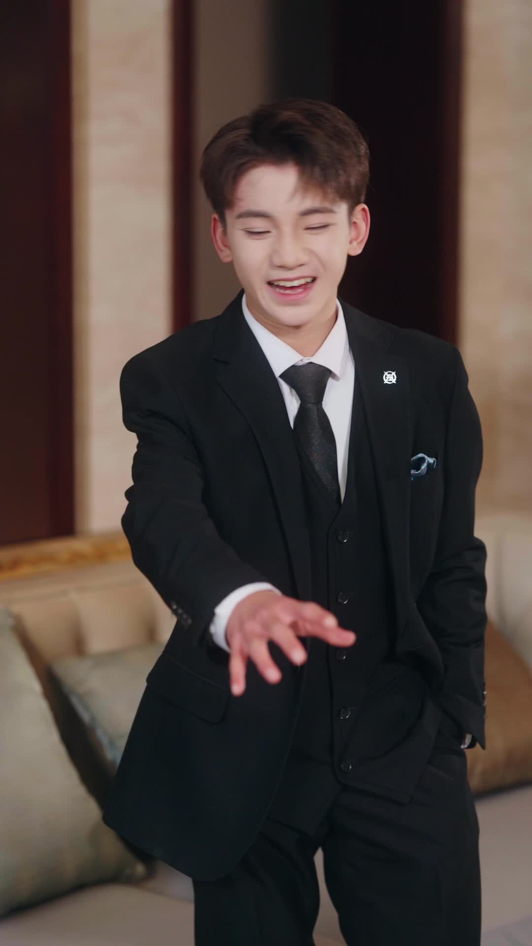 Episode 3 of Clingy Husband, Double-faced Wife
