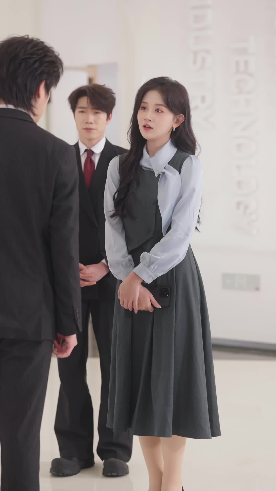 Episode 35 of Clingy Husband, Double-faced Wife