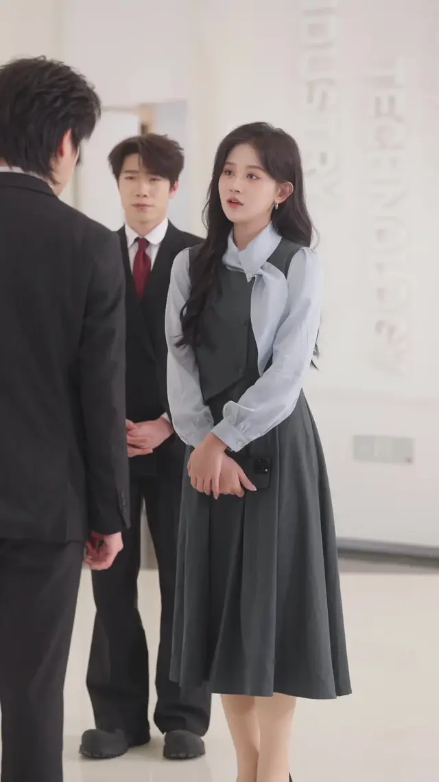 Episode 35 of Clingy Husband, Double-faced Wife