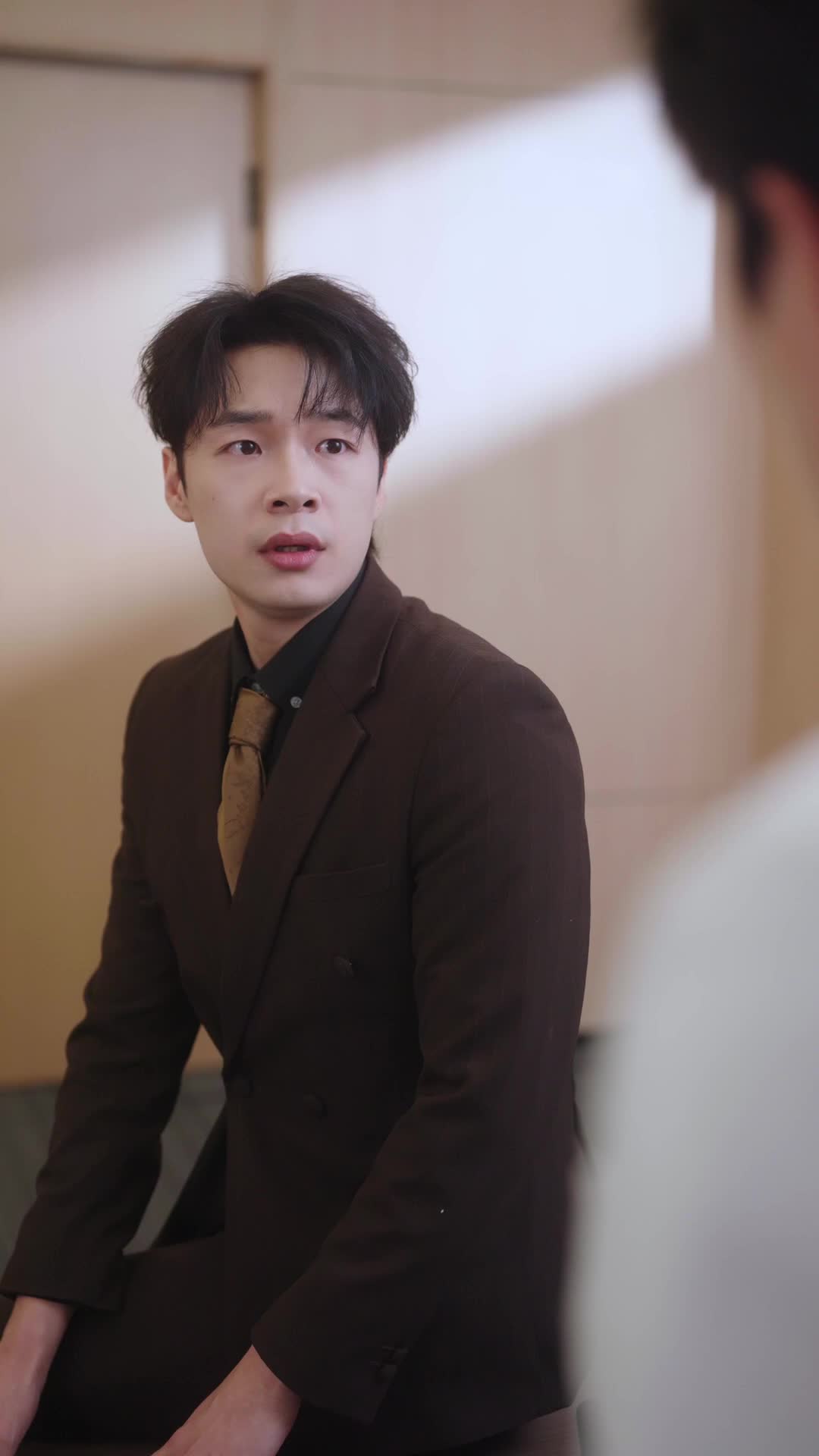 Episode 37 of Clingy Husband, Double-faced Wife