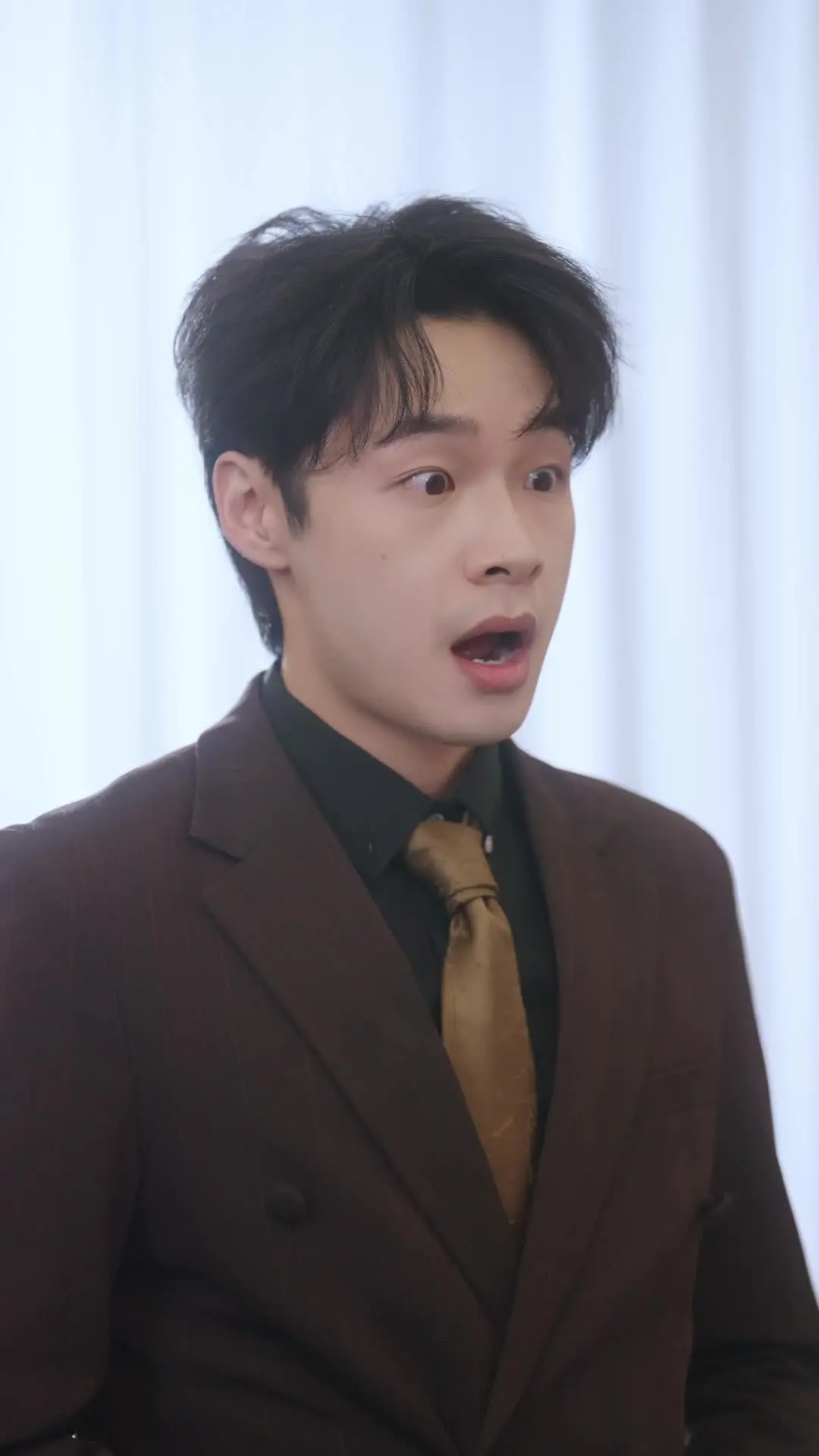 Episode 38 of Clingy Husband, Double-faced Wife