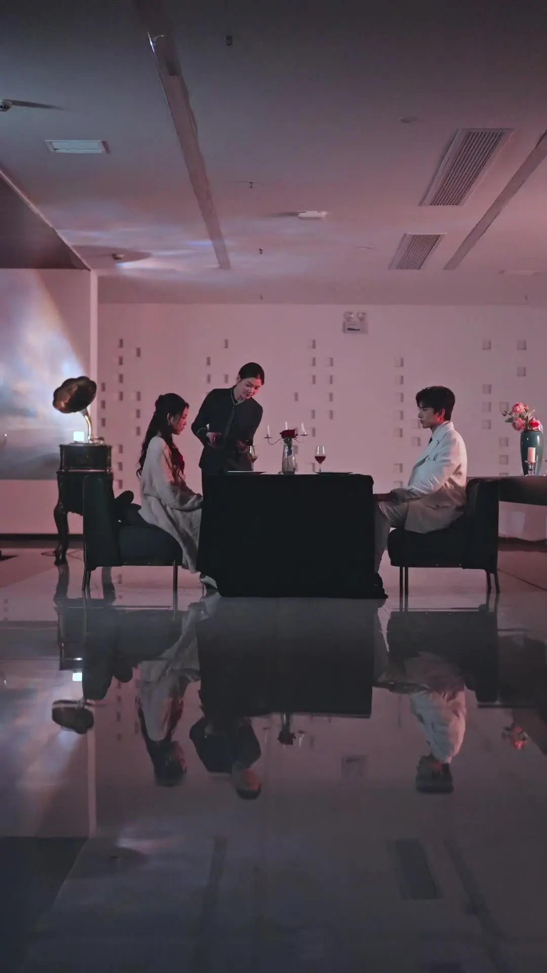 Episode 40 of Clingy Husband, Double-faced Wife