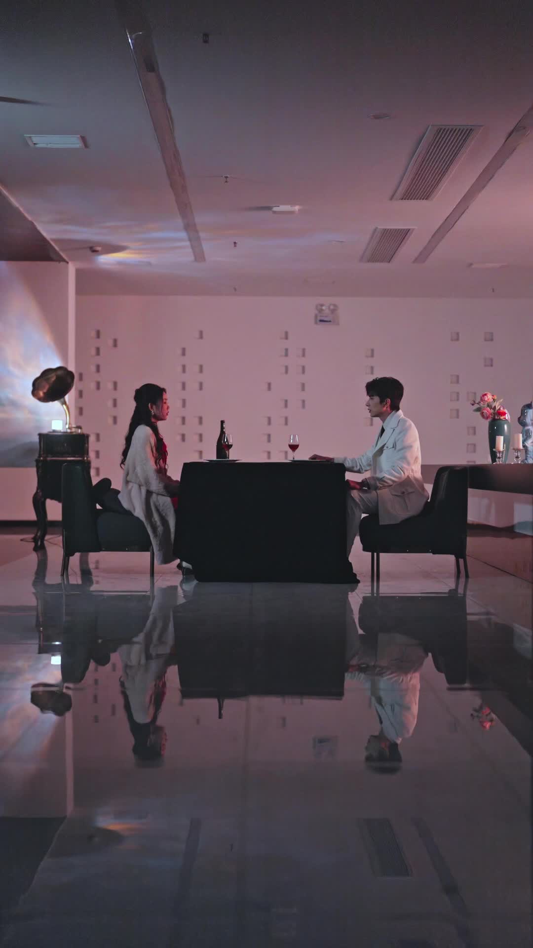 Episode 41 of Clingy Husband, Double-faced Wife