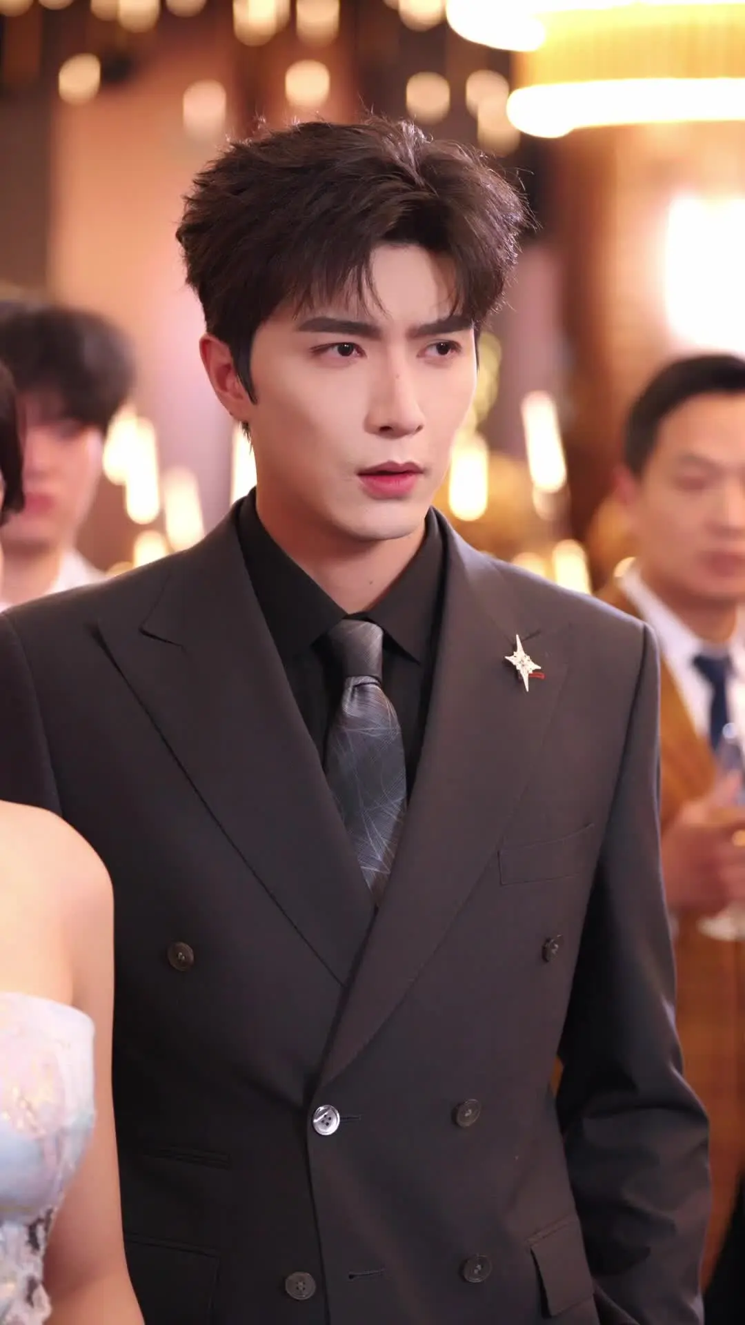 Episode 56 of Clingy Husband, Double-faced Wife
